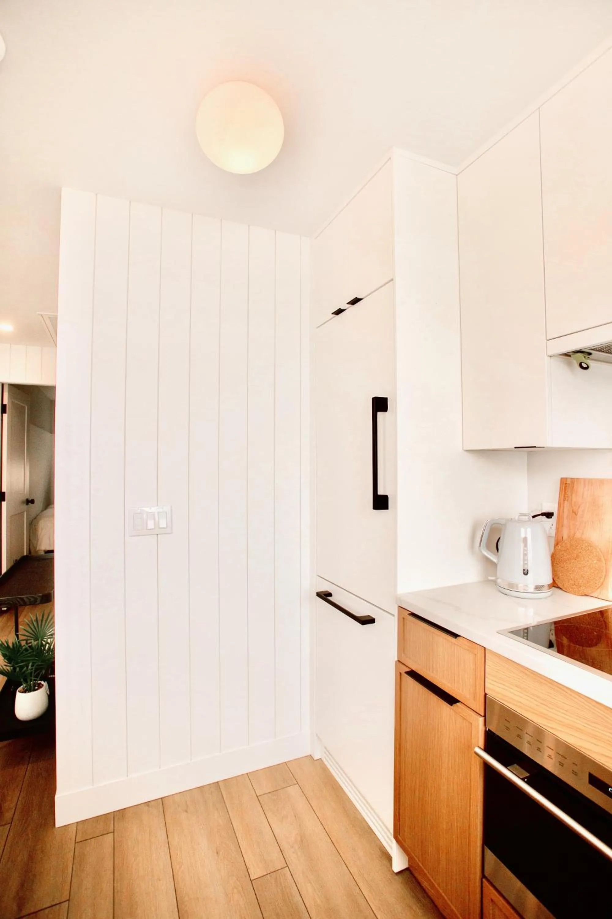 Kitchen or kitchenette in Peachland Beach Resort