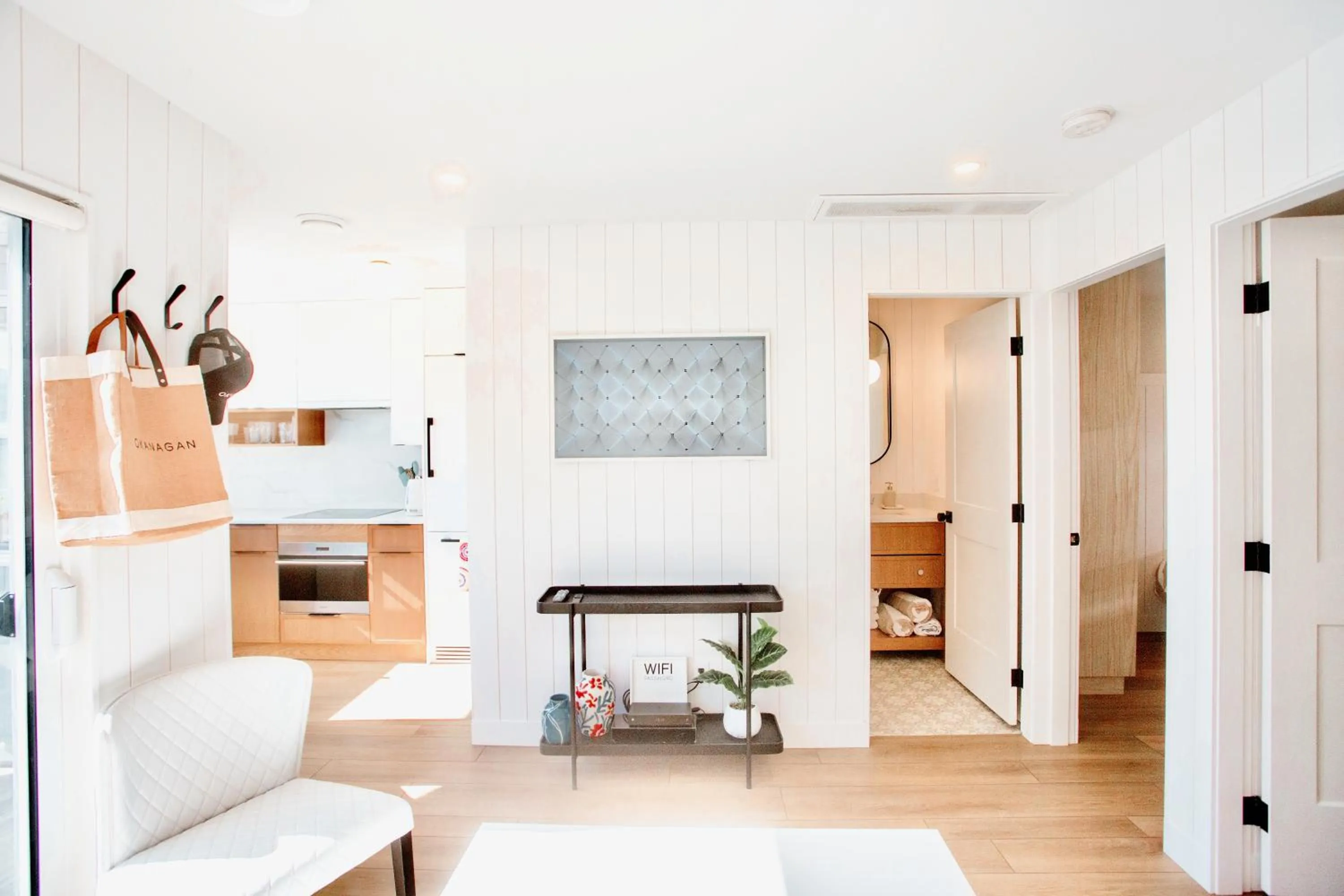 Kitchen or kitchenette in Peachland Beach Resort