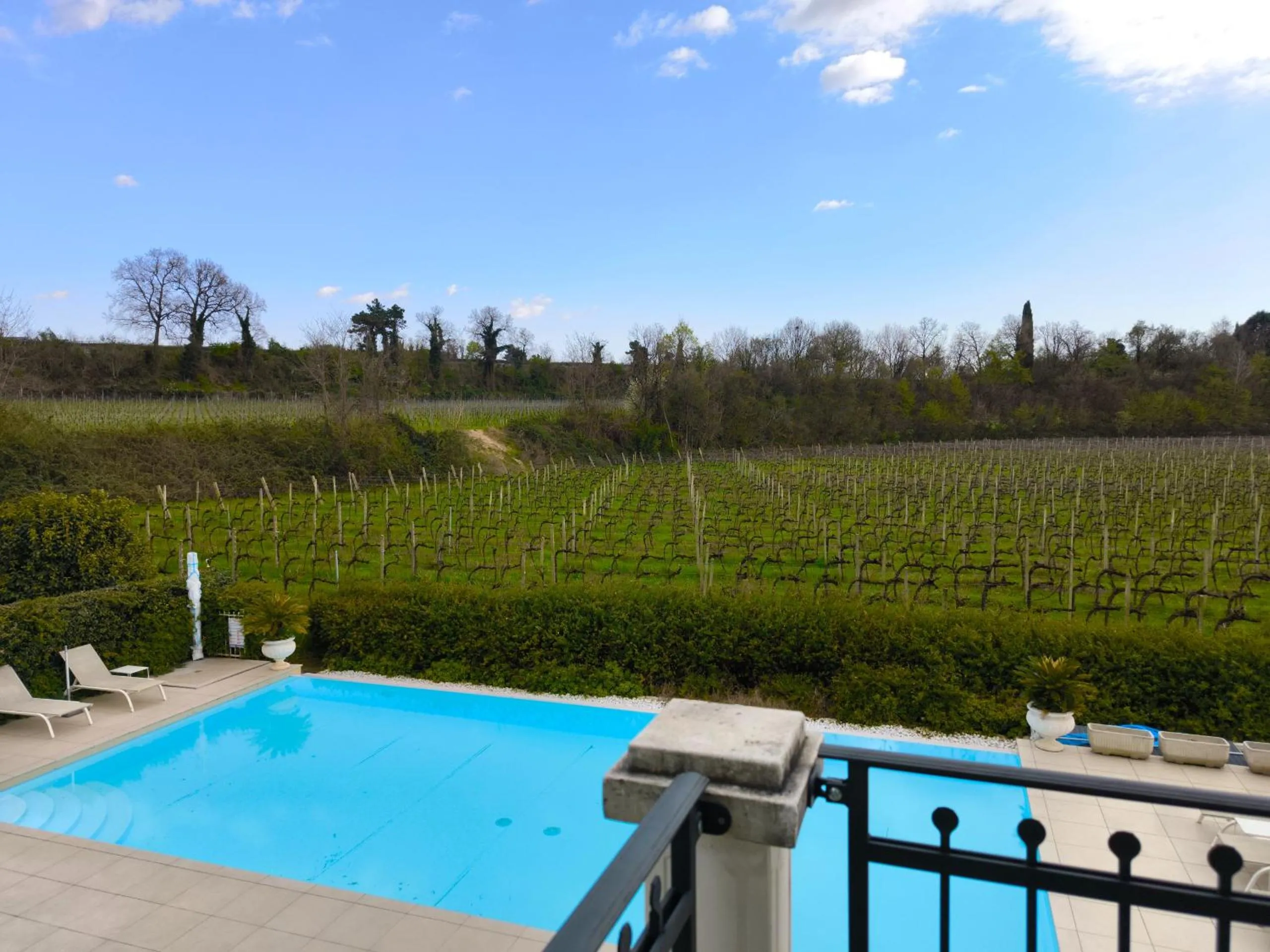 Swimming pool in Residenza Pastrengo