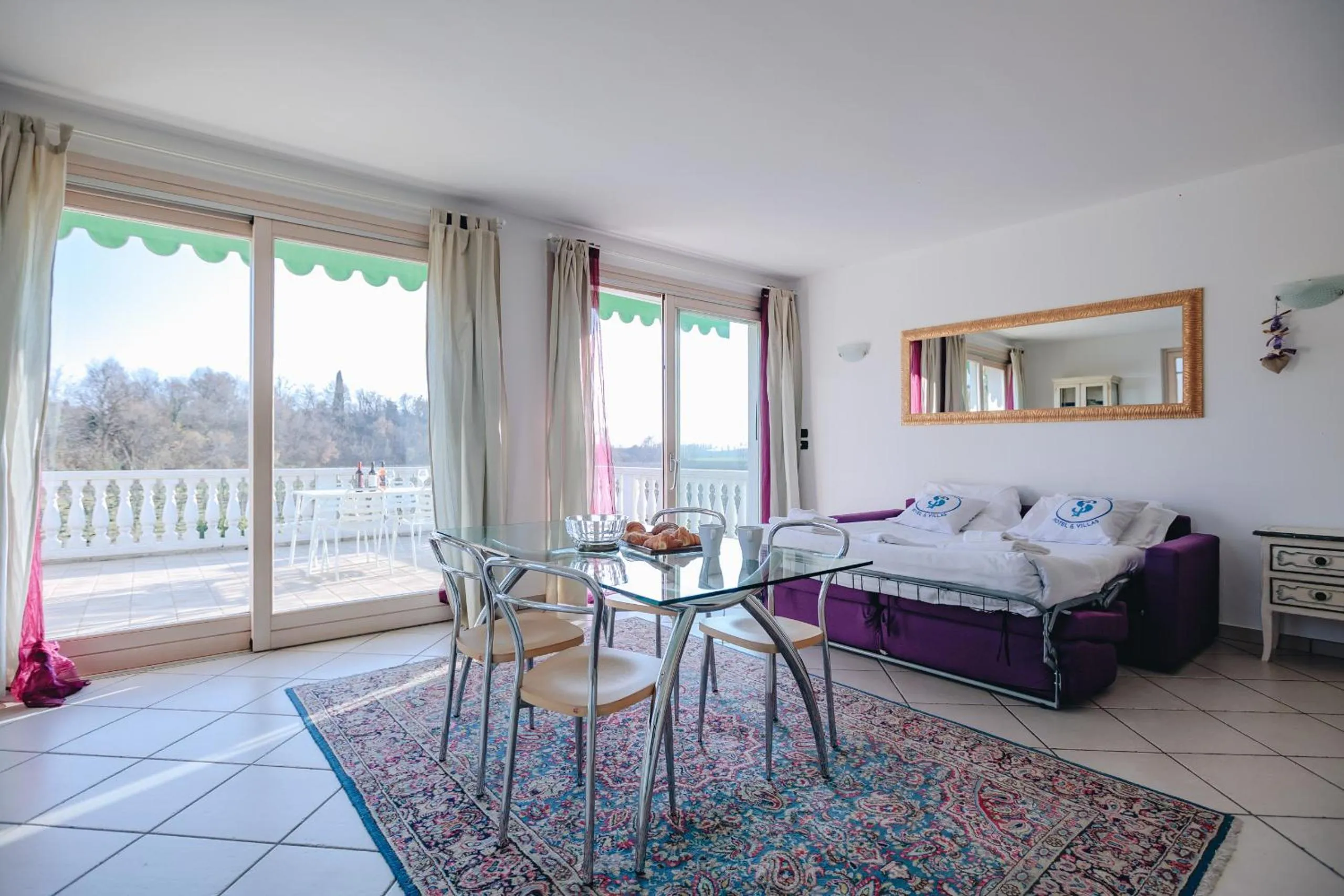 Communal lounge/ TV room in Residenza Pastrengo