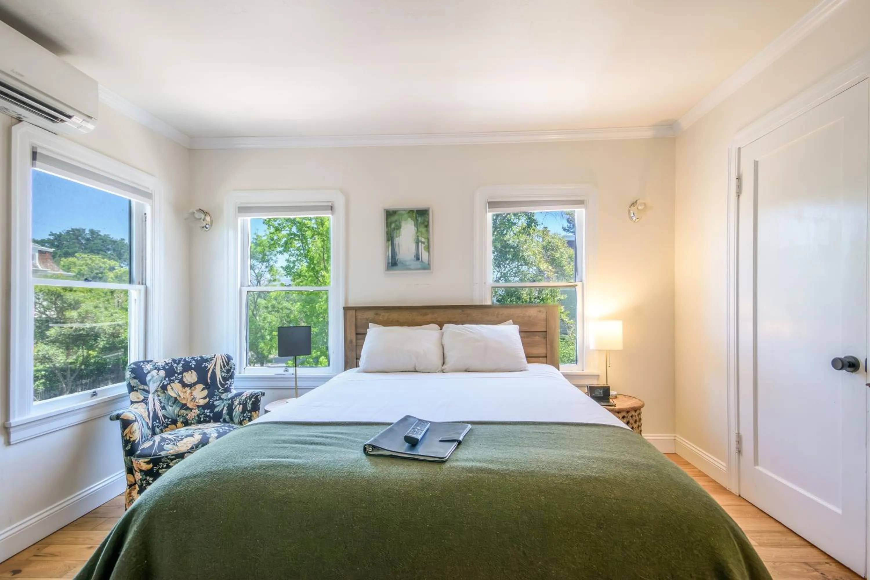Bedroom, Bed in Cedar Gables Inn