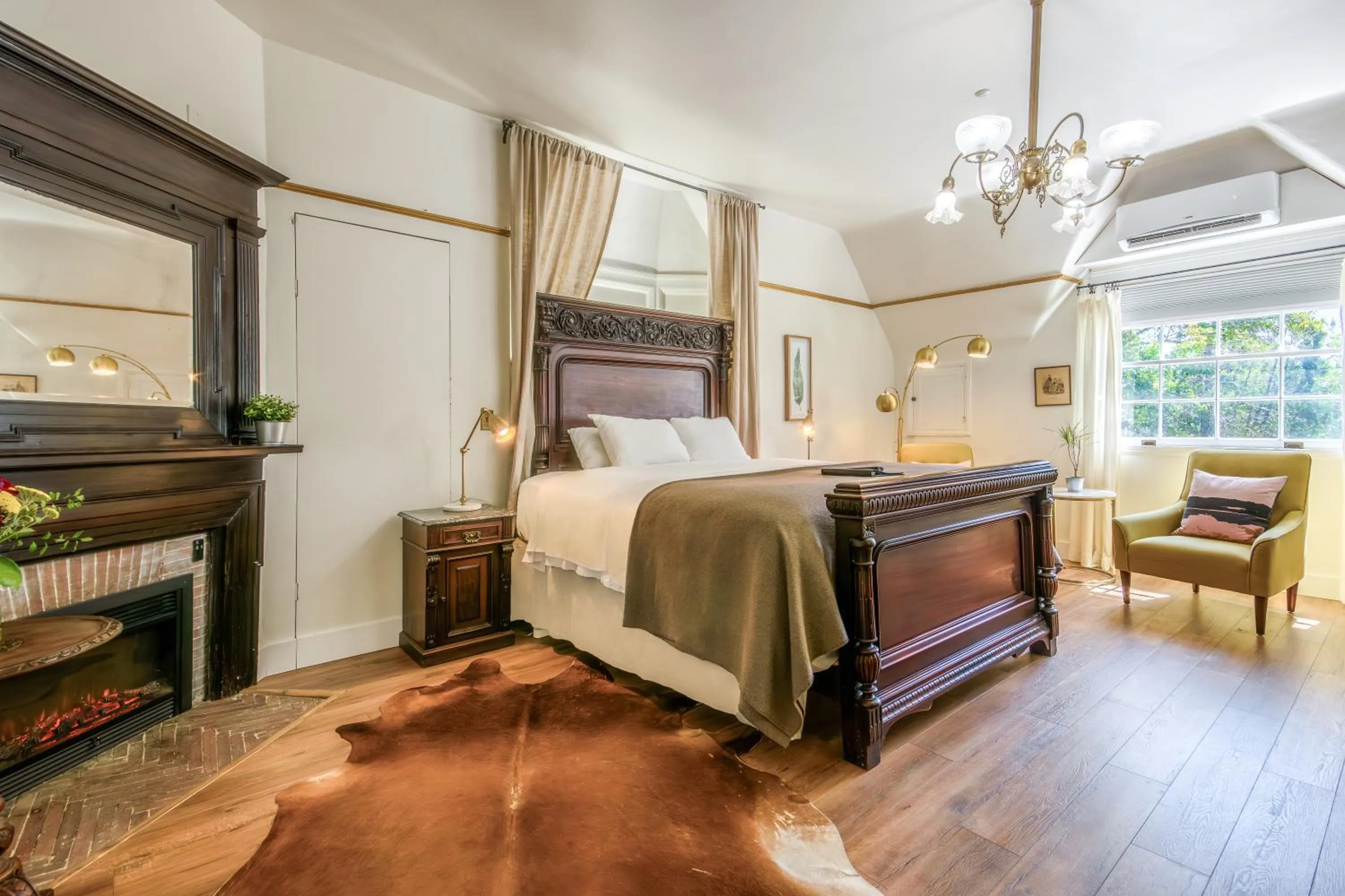 Bedroom, Bed in Cedar Gables Inn