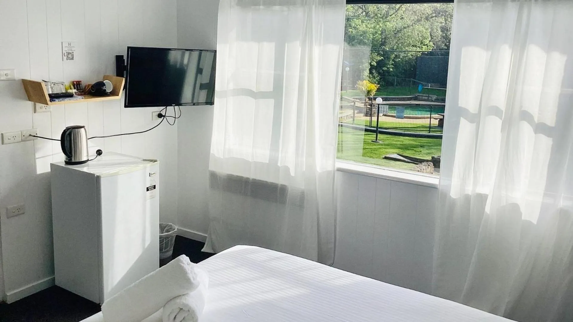 Bedroom, Bed in North Pier Hotel