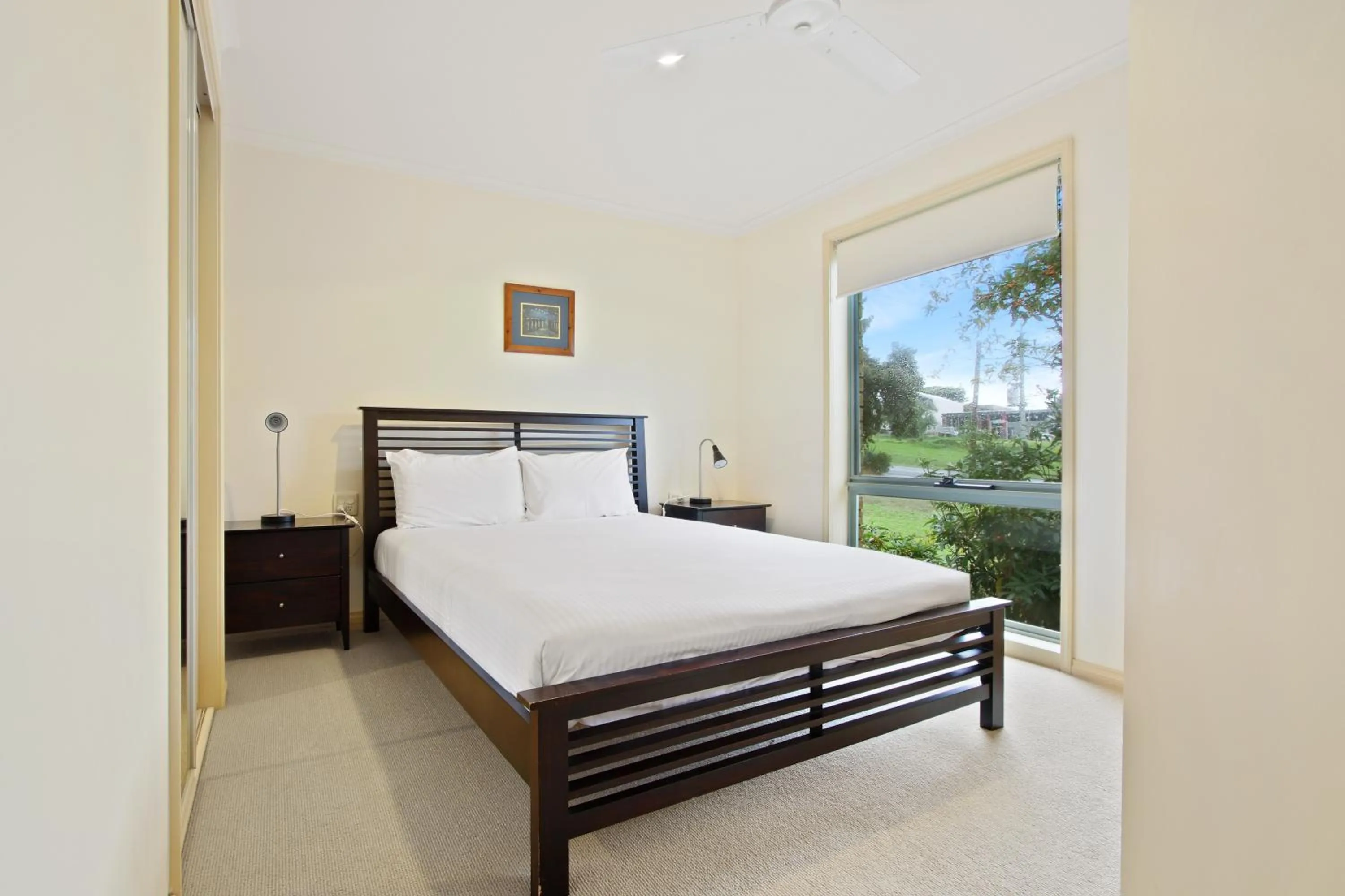 Bedroom, Bed in North Pier Hotel