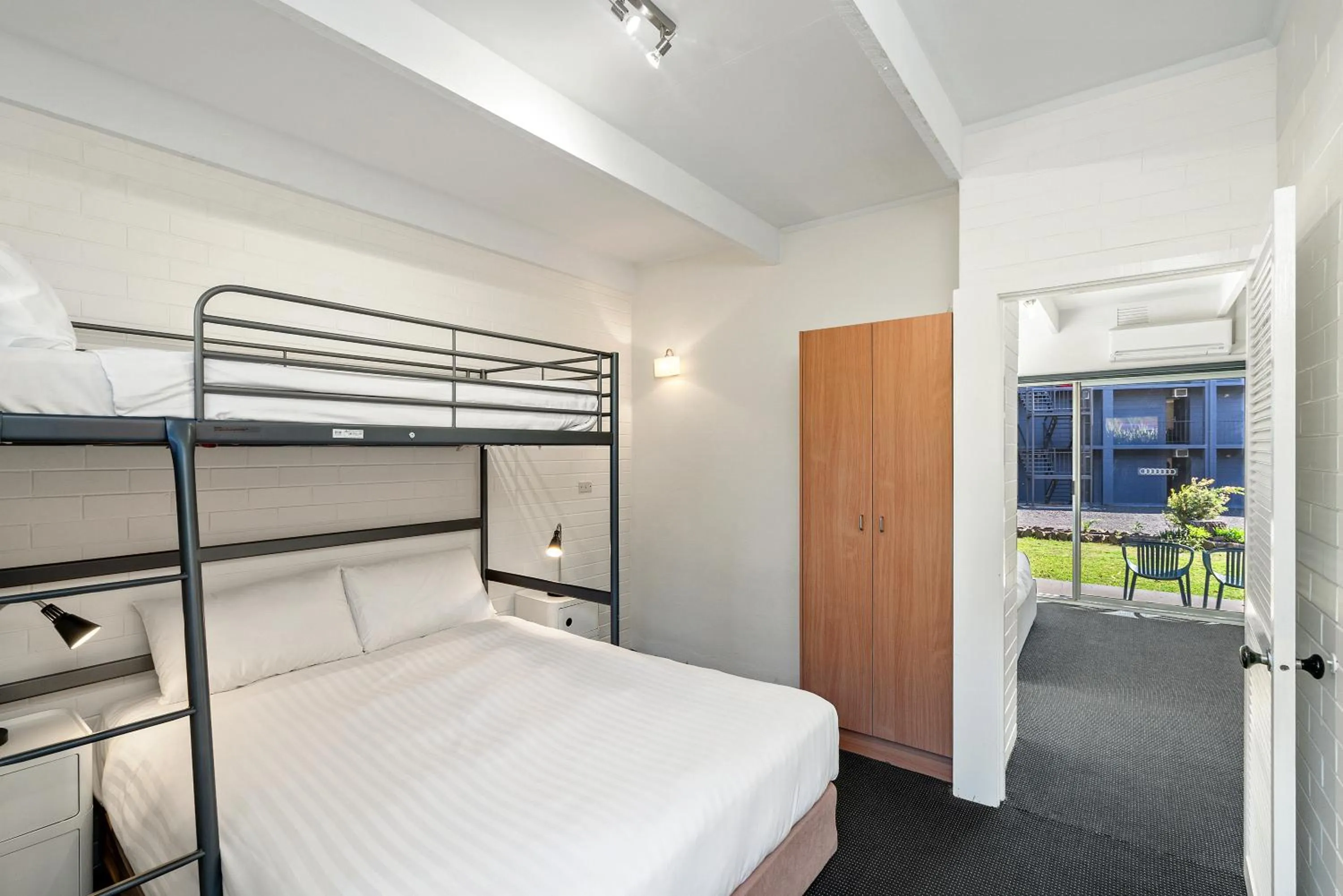 Bedroom, Bed in North Pier Hotel