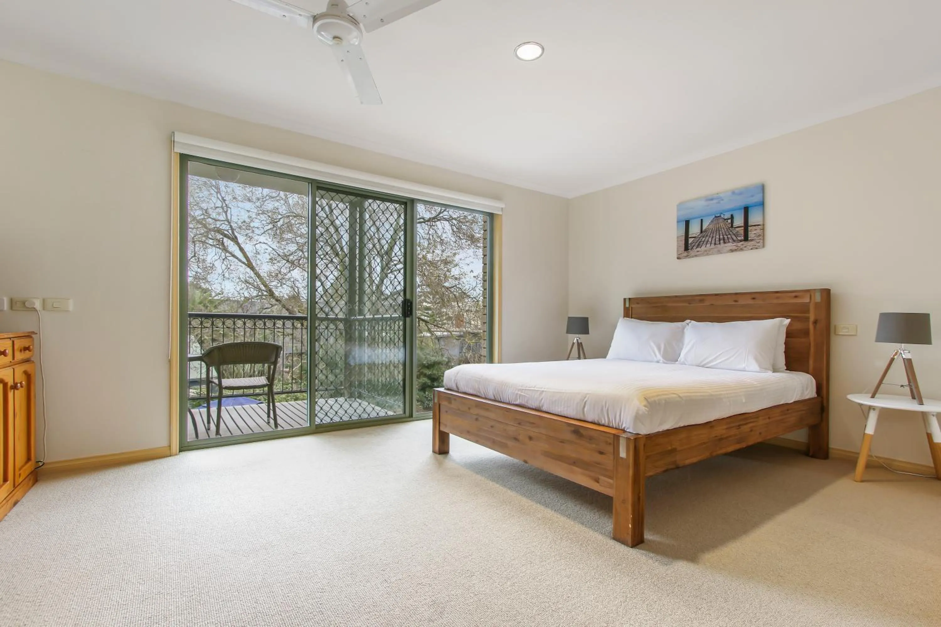 Bedroom, Bed in North Pier Hotel