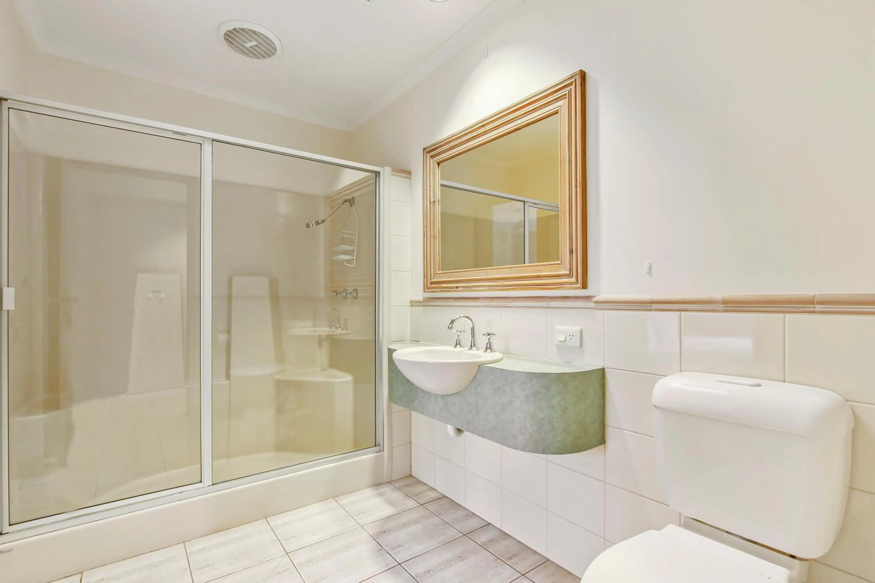 Bathroom in North Pier Hotel