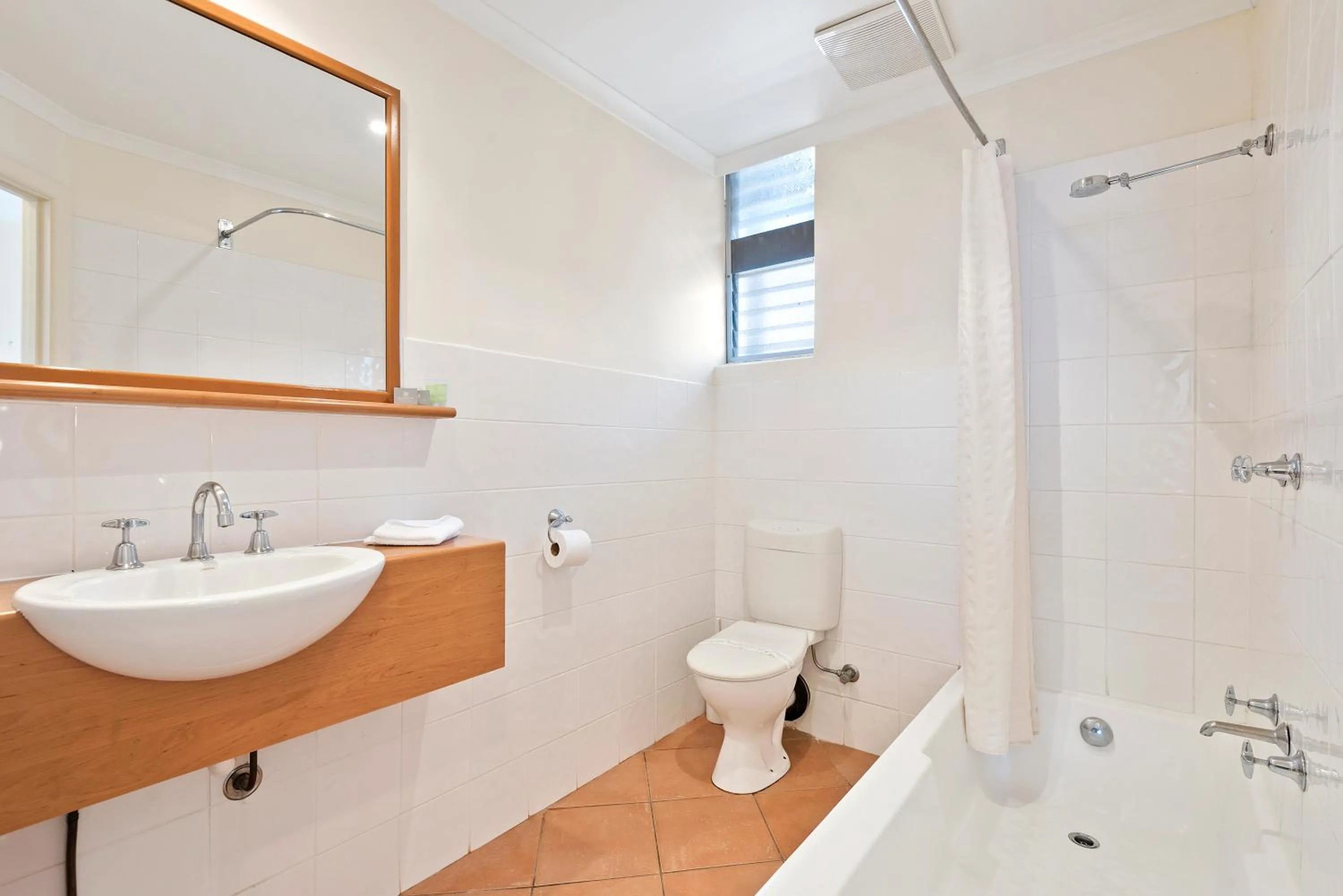 Shower in North Pier Hotel