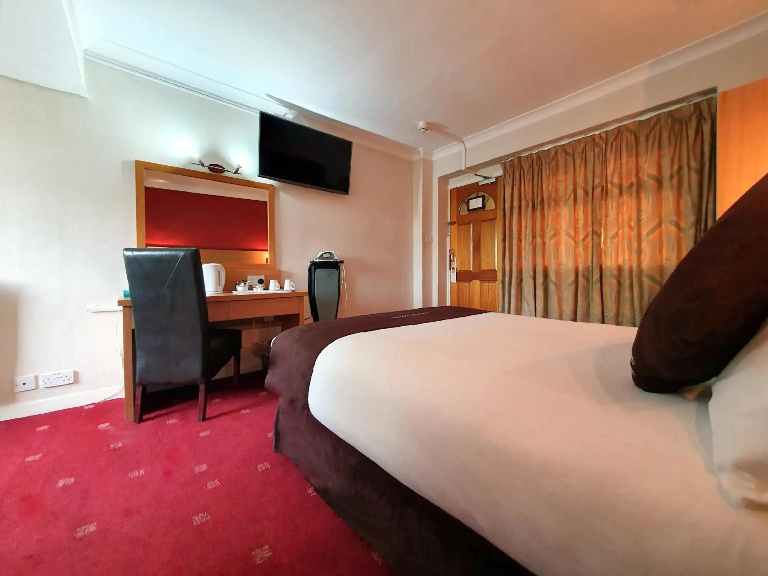 Day, Bed in Apollo Hotel Day, Bed in Apollo Hotel