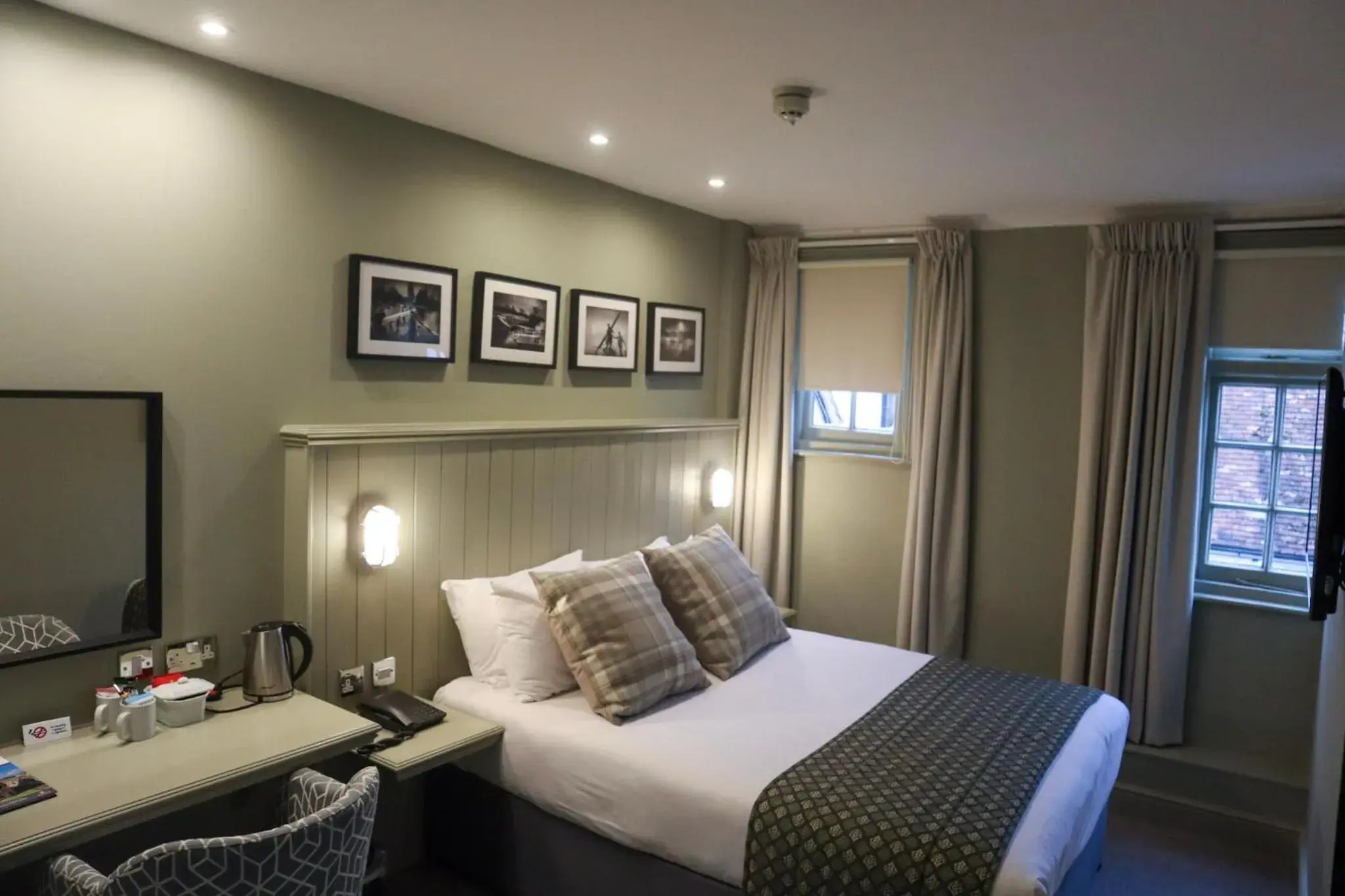 Single Room in The George Hotel Single Room in The George Hotel