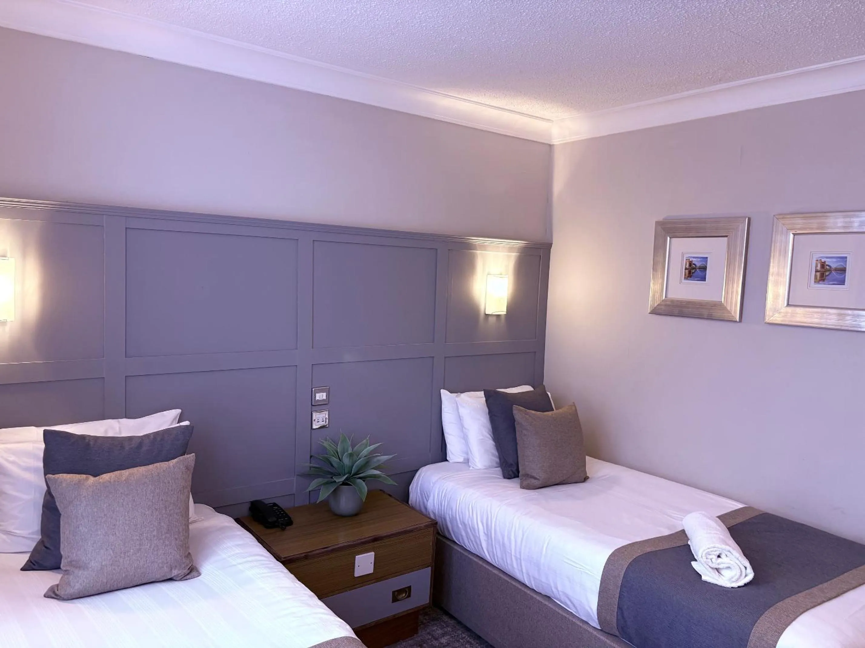 Bed in Caledonian Hotel