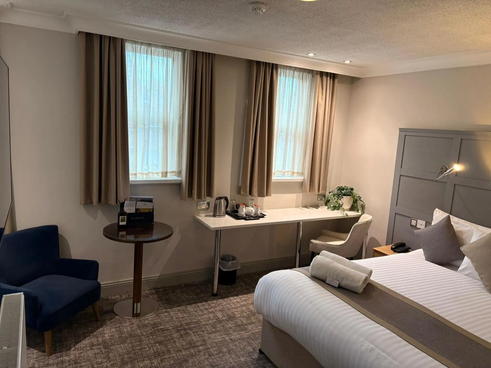 Bed in Caledonian Hotel