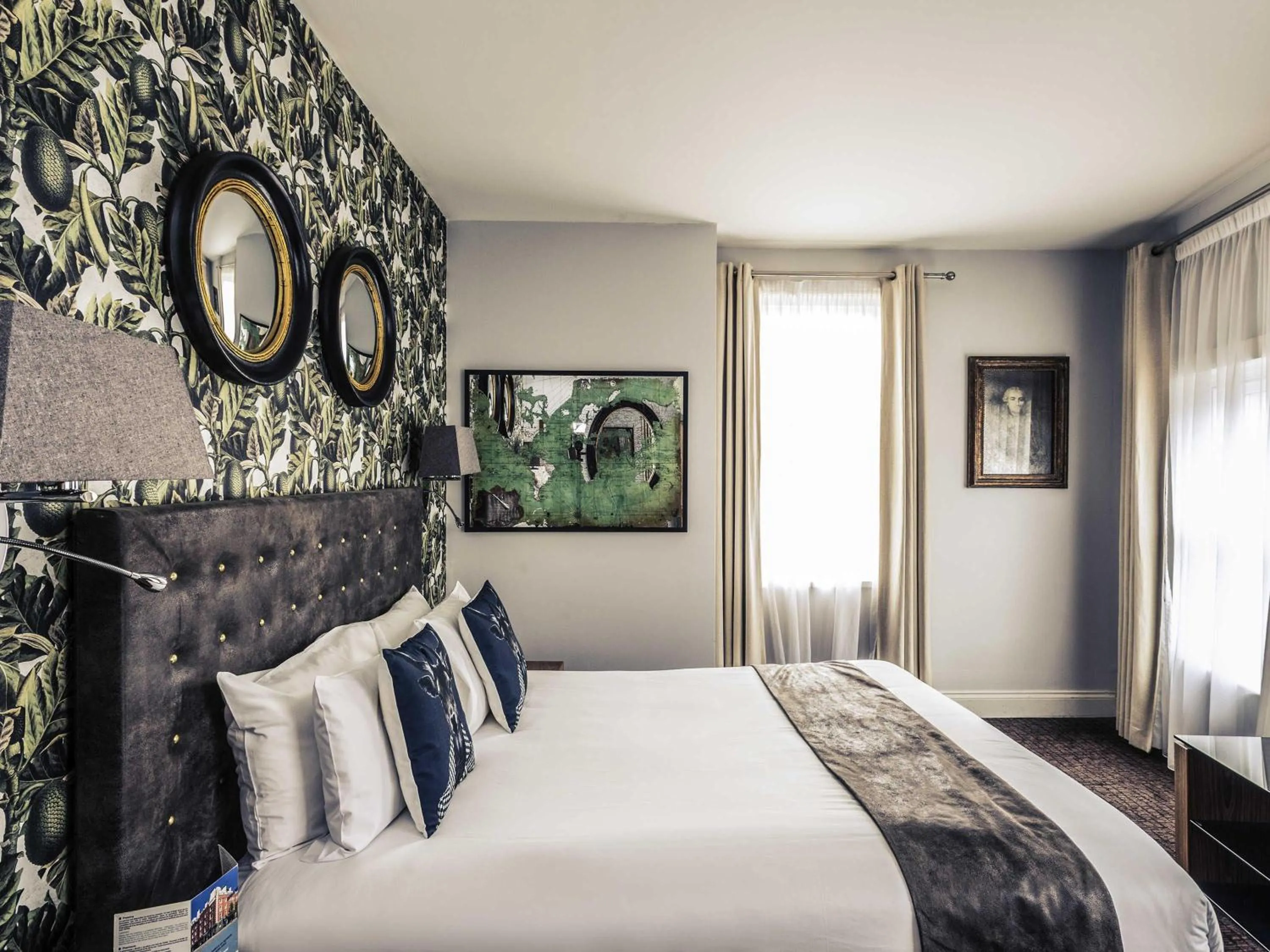 Bedroom, Bed in Mercure Nottingham City Centre Hotel