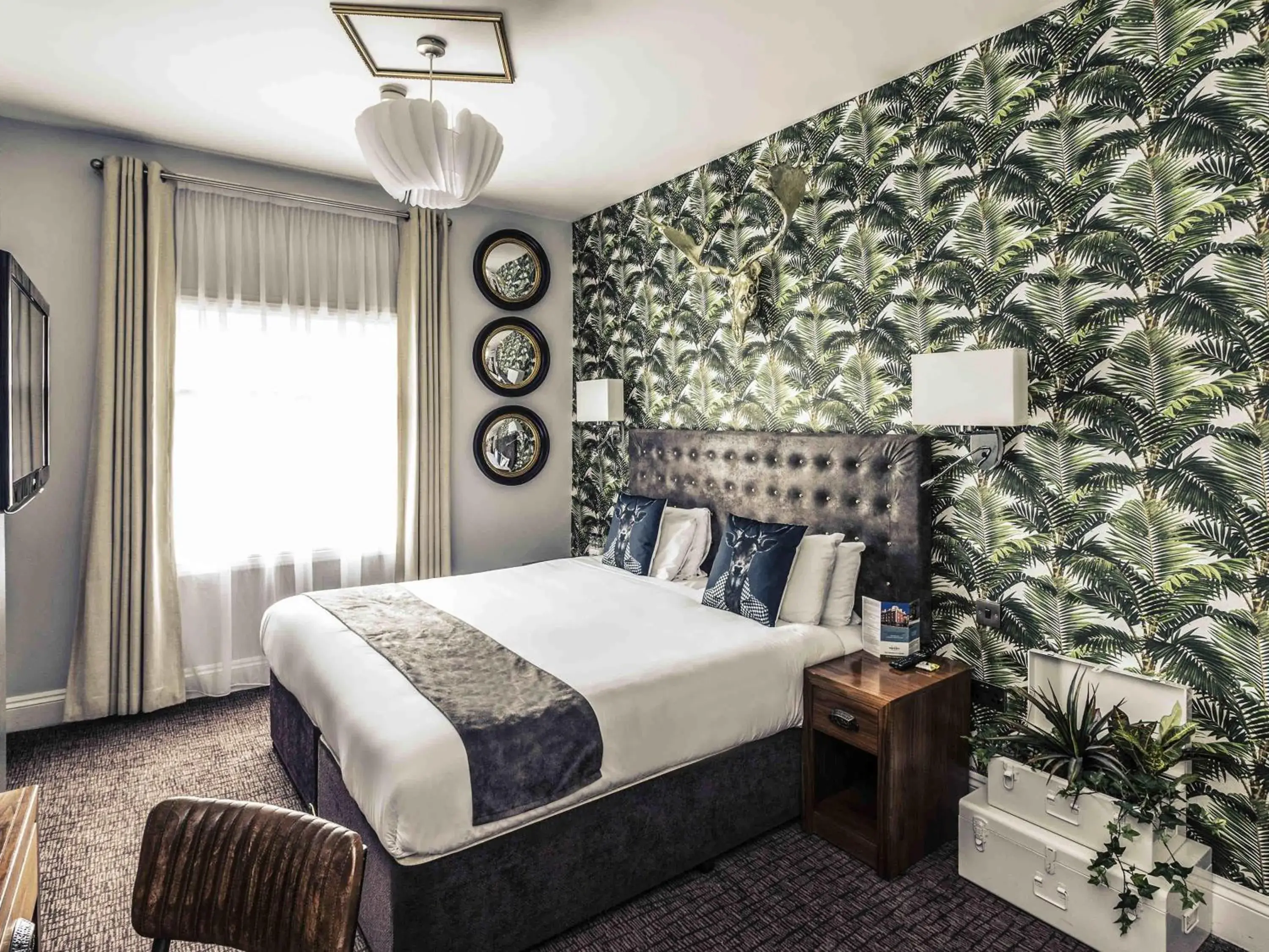 Standard King Room in Mercure Nottingham City Centre Hotel Standard King Room in Mercure Nottingham City Centre Hotel