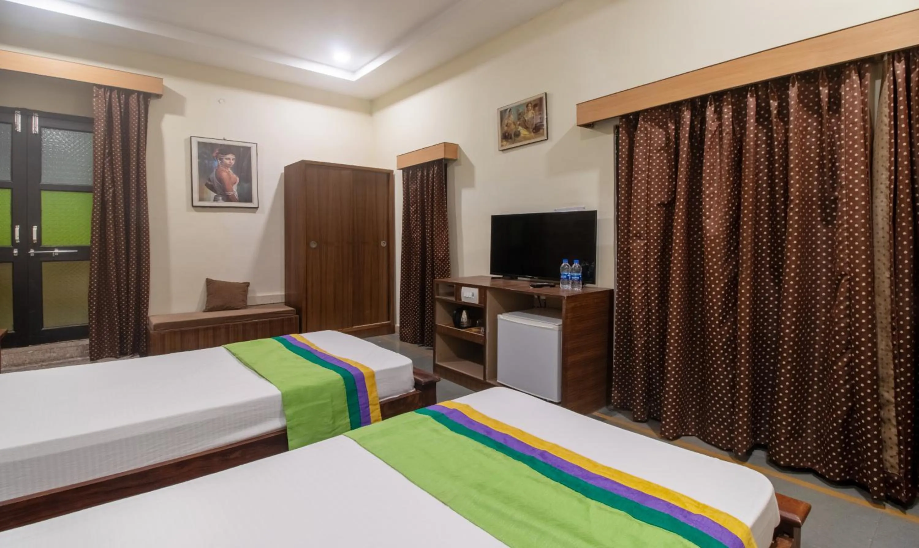 Bedroom, Bed in Treebo Megh Niwas, 2 Km From Umaid Bhawan Palace