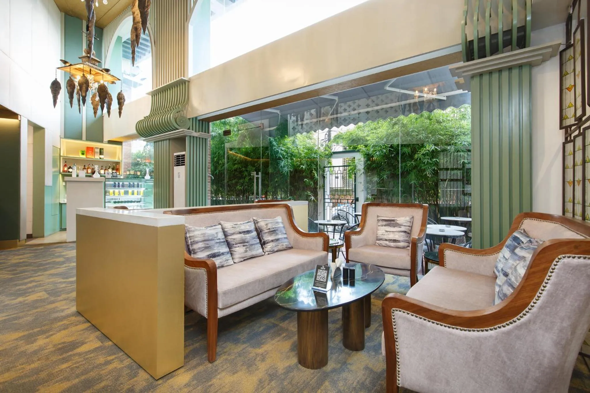 Restaurant/places to eat in Hotel Ambassador by ACE Hotels