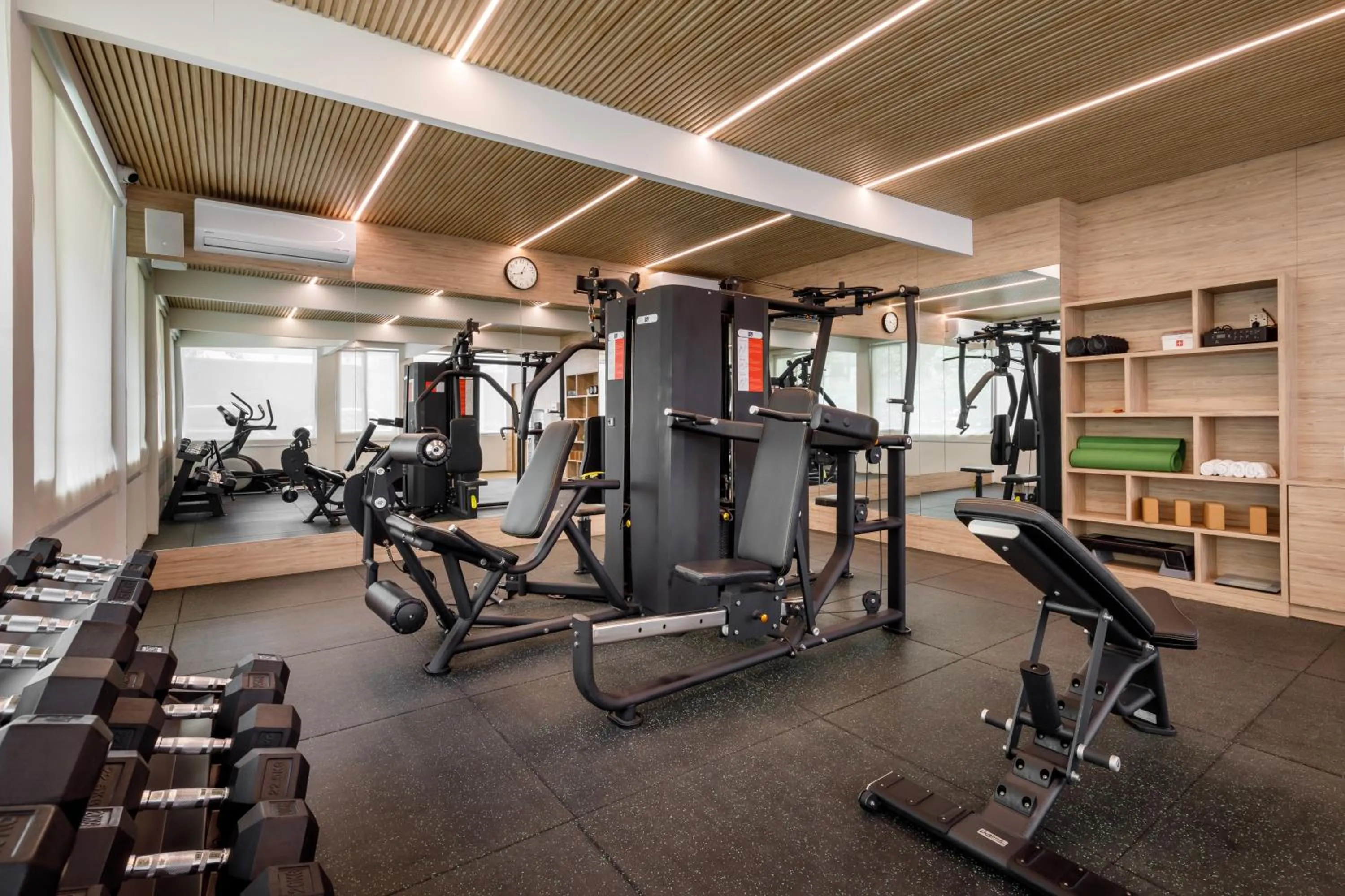 Fitness centre/facilities in Hotel Ambassador by ACE Hotels