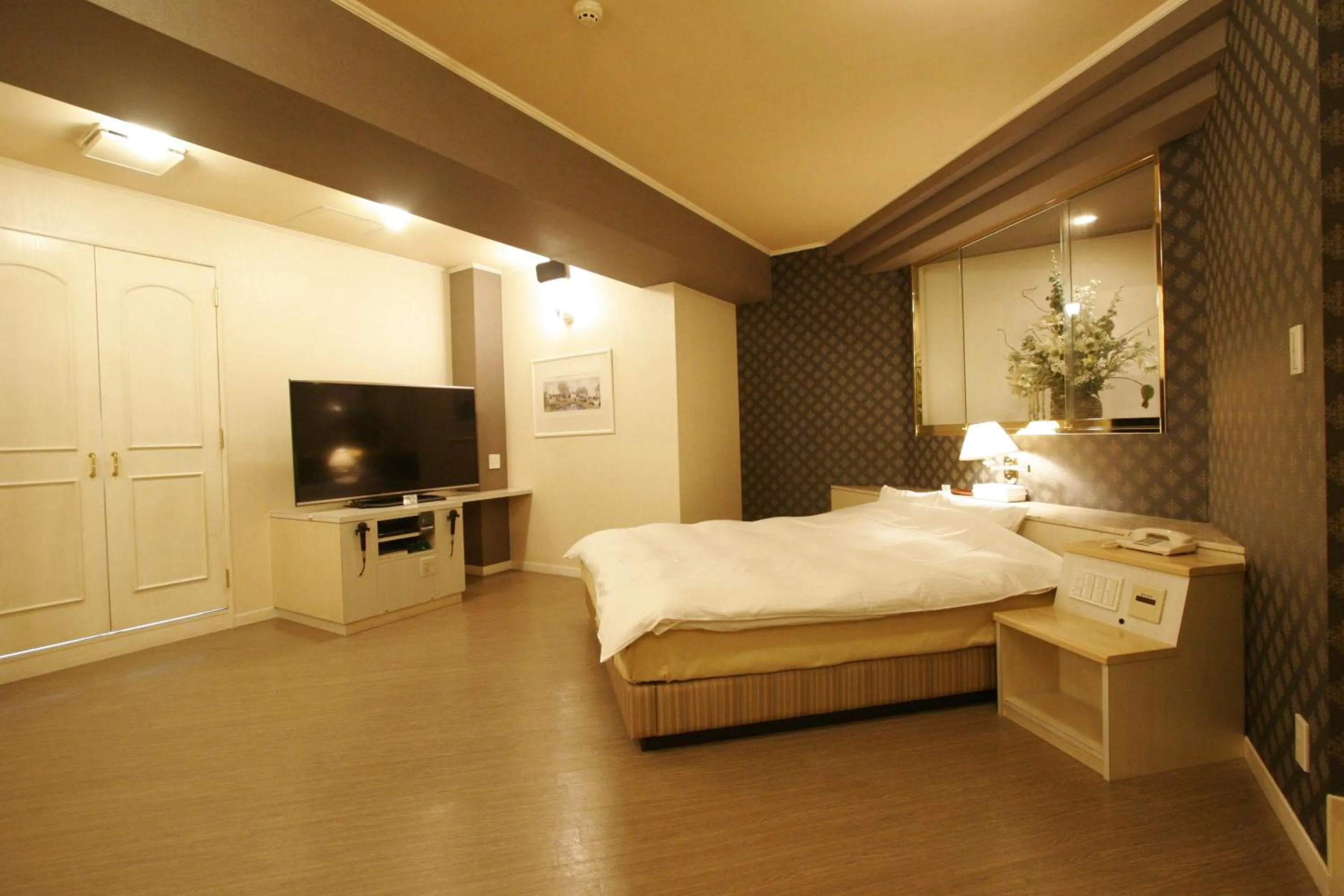 Photo of the whole room, Bed in Hotel NOA (Adult Only)