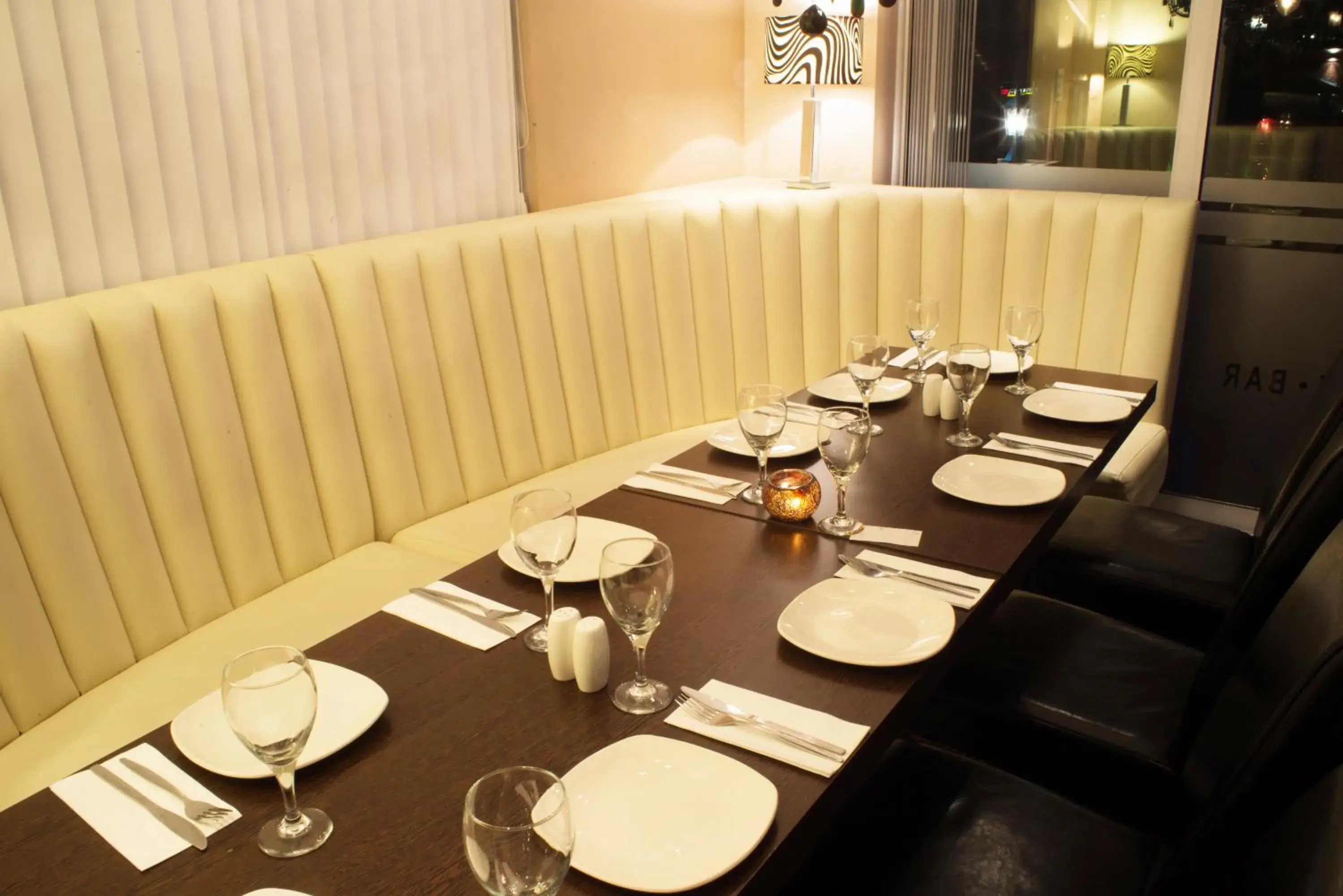 Restaurant/Places to Eat in OYO Flagship London Finchley