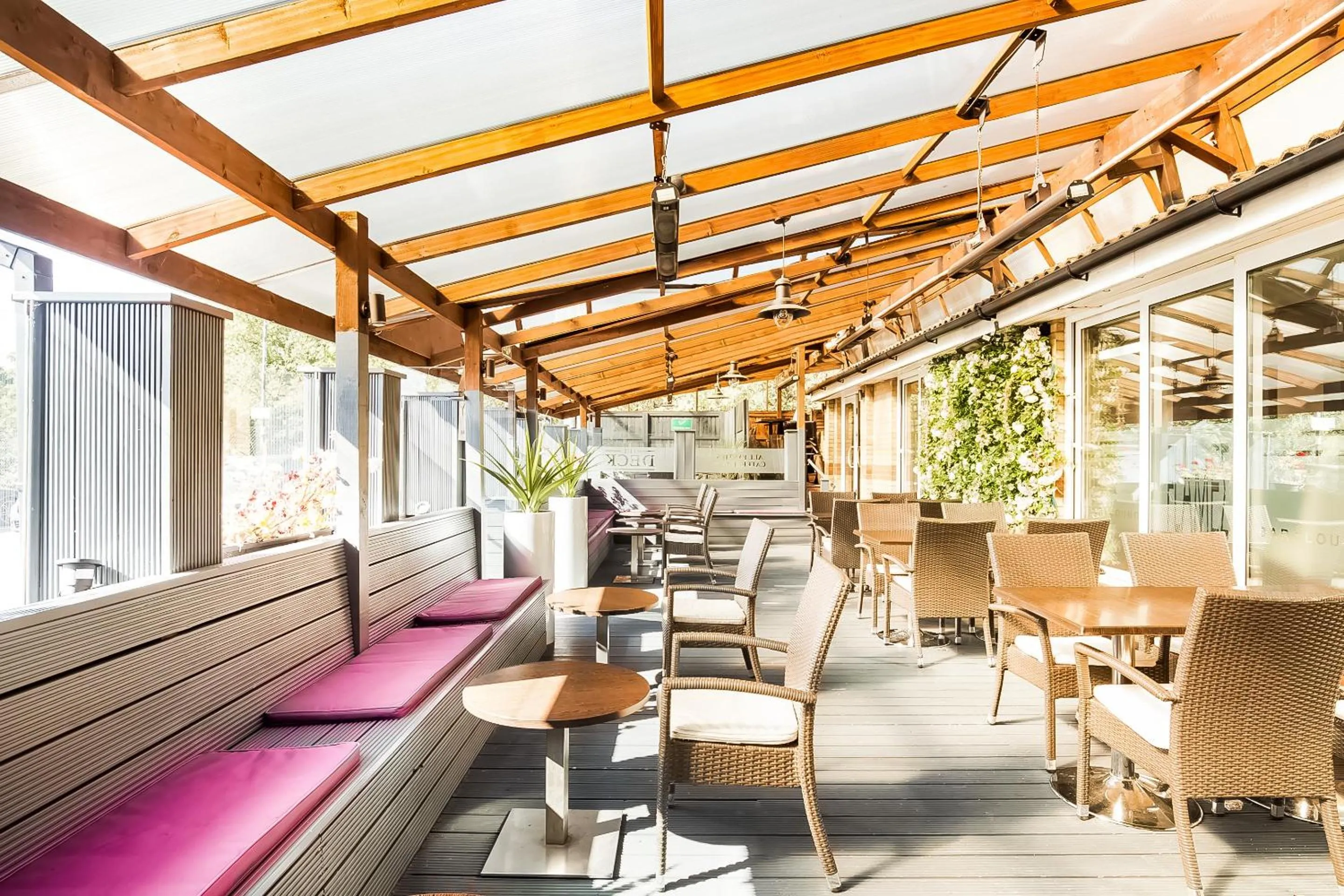 Restaurant/Places to Eat in OYO Flagship London Finchley