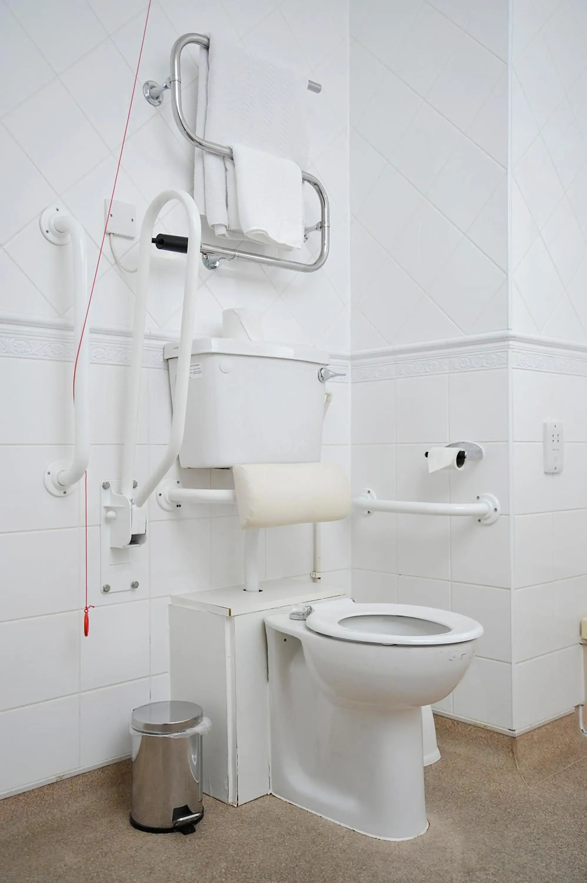 Toilet, Bathroom in OYO Flagship London Finchley