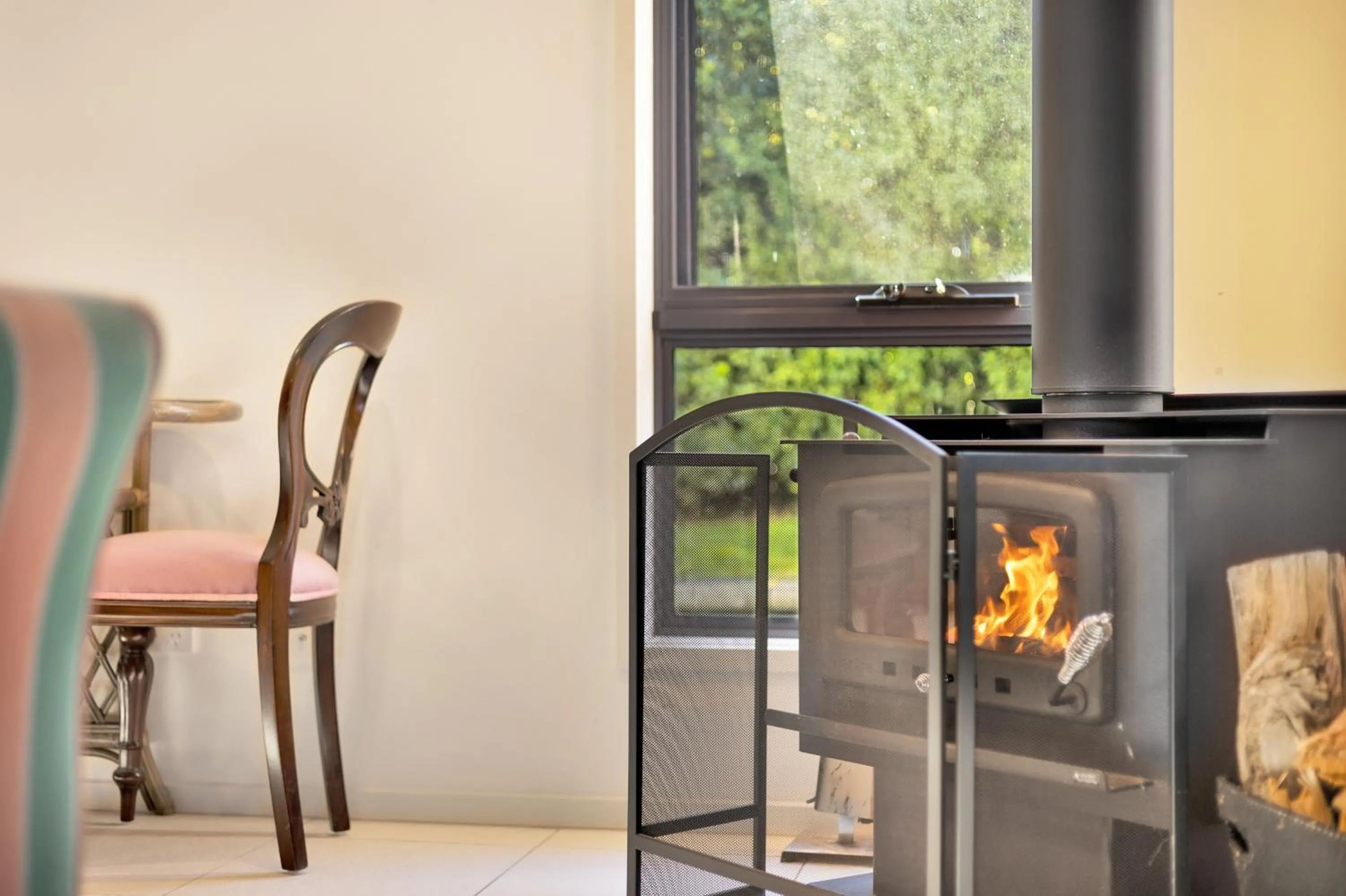 Living room in Madsen Retreat