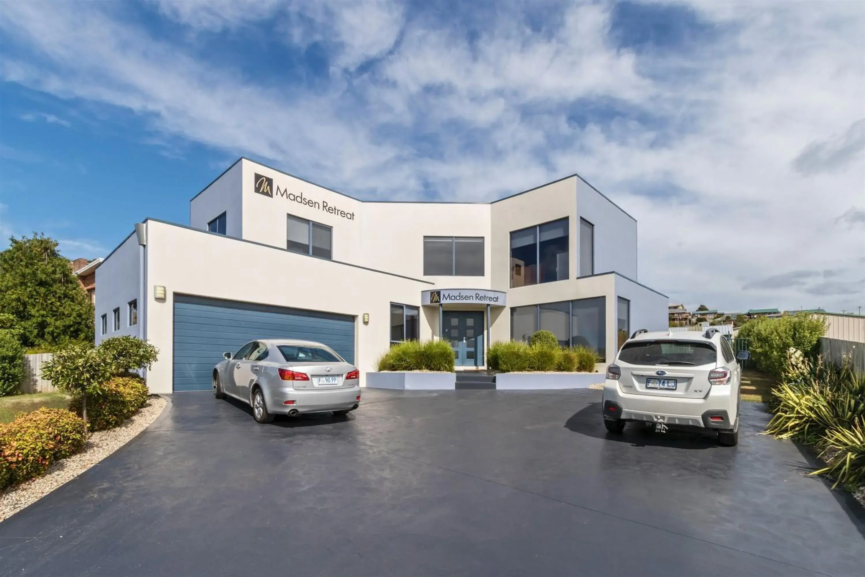 Facade/entrance in Madsen Retreat Facade/entrance in Madsen Retreat