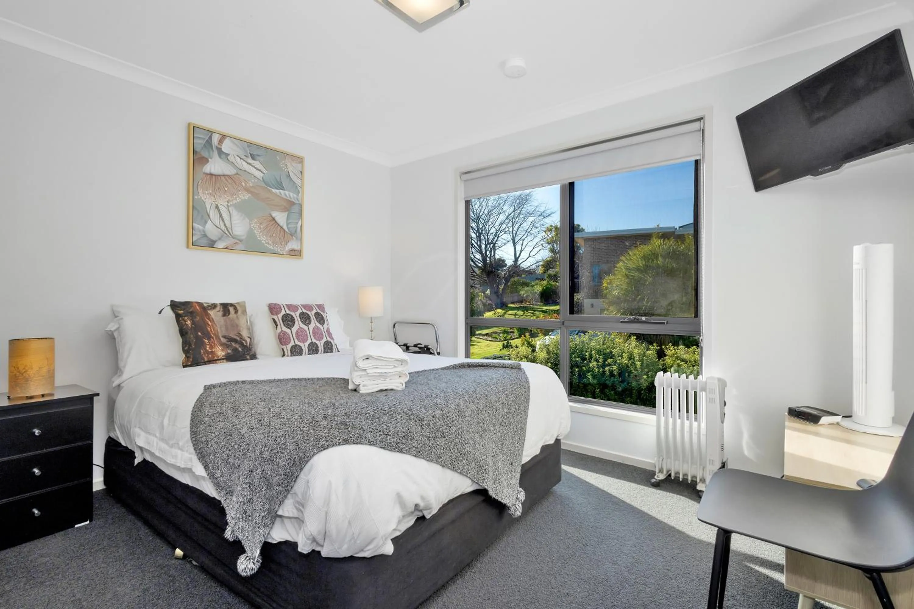 Bedroom, Bed in Madsen Retreat