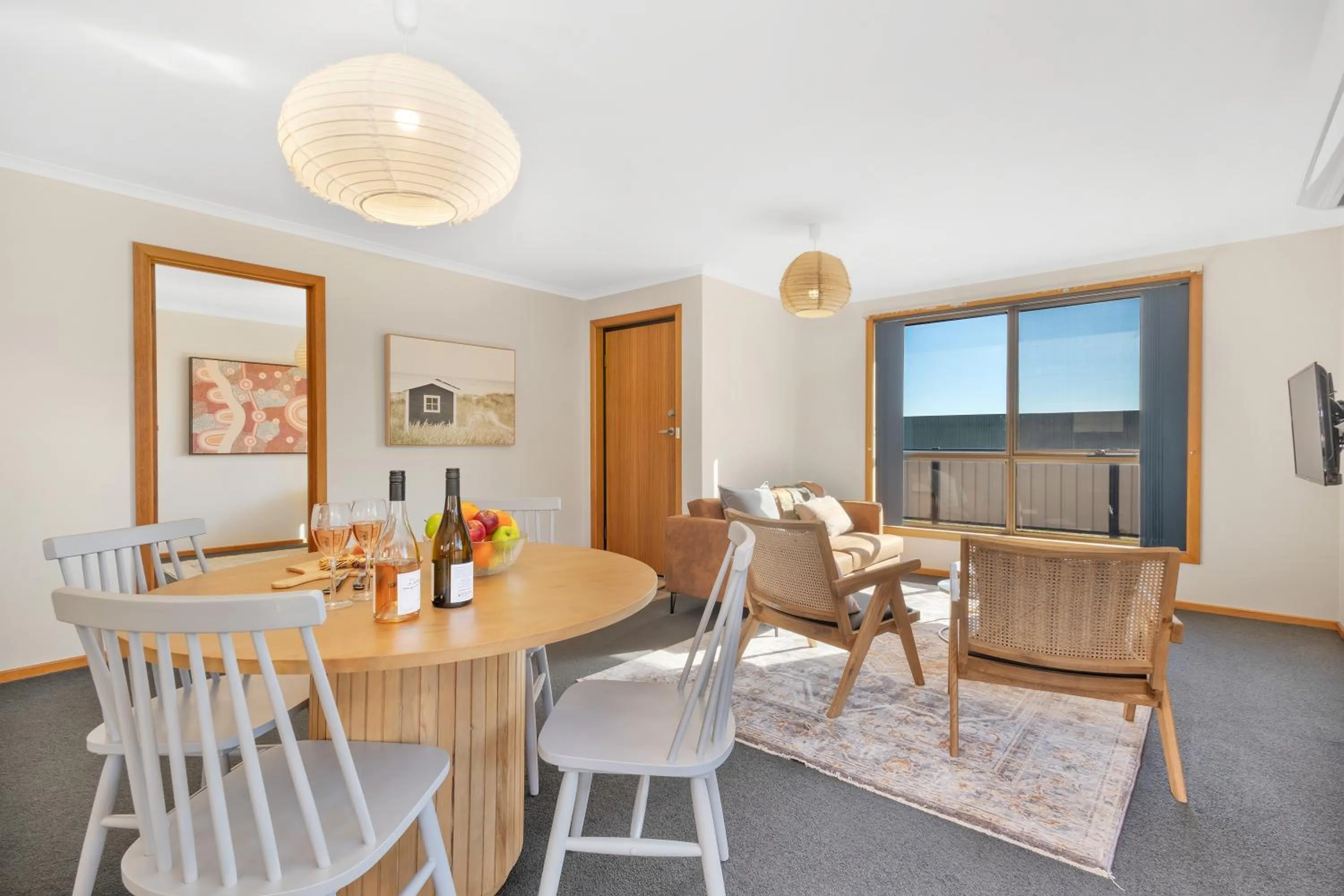 Living room in Madsen Retreat