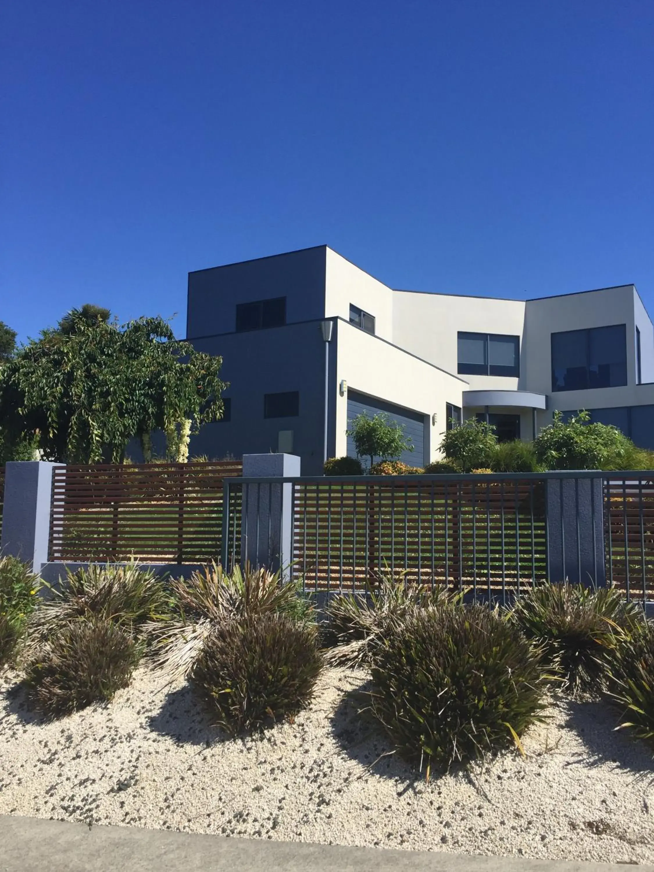 Facade/entrance in Madsen Retreat Facade/entrance in Madsen Retreat