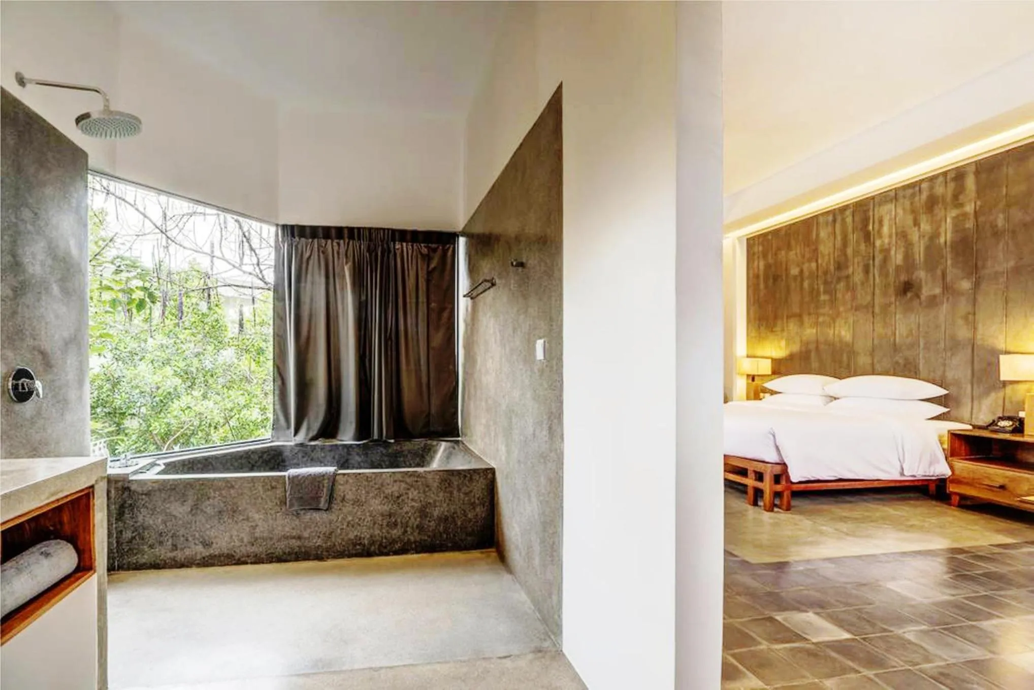 Bathroom, Bed in Silver Urban
