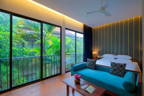 Photo of the whole room, Bed in Silver Urban