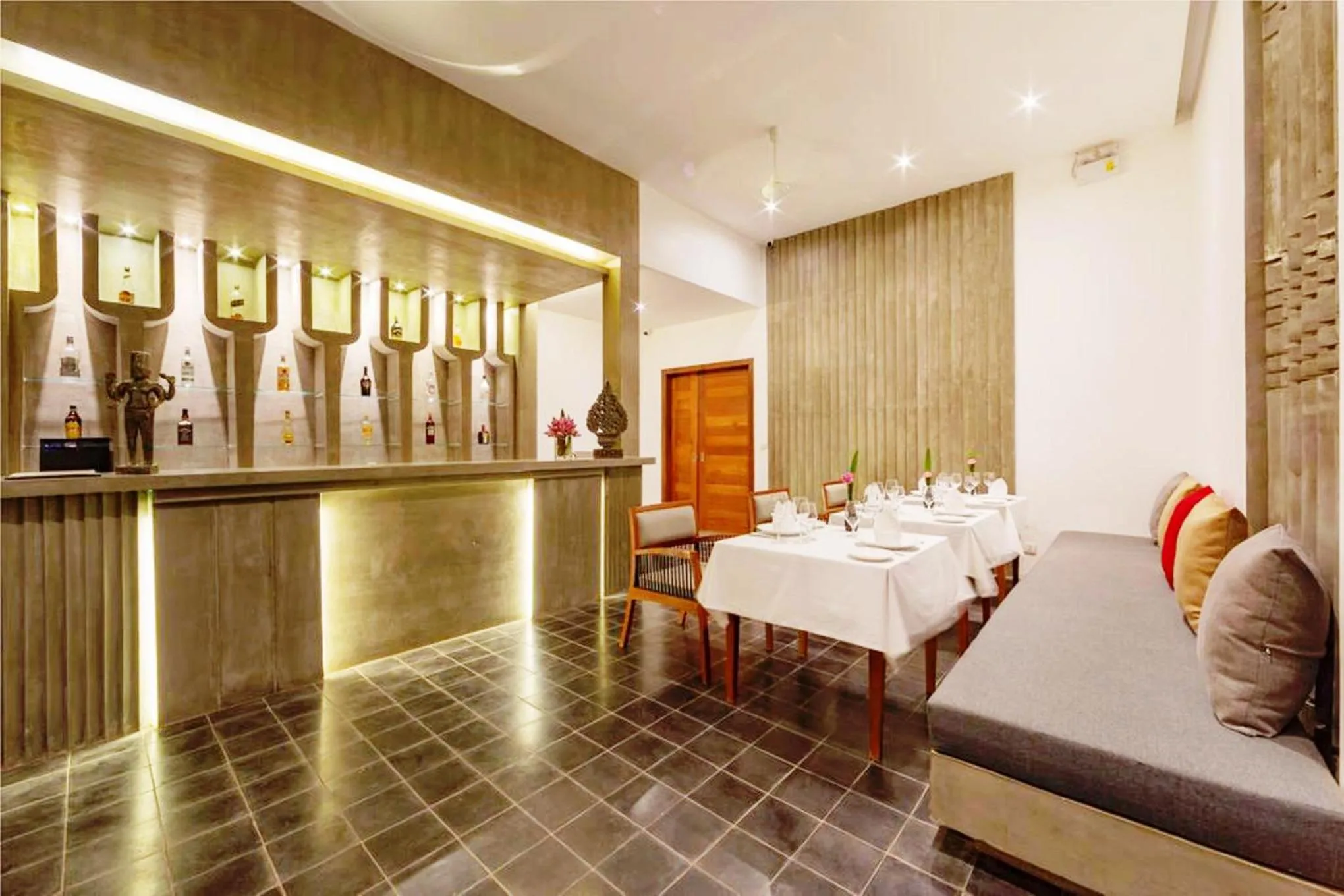 Lounge or bar in Silver Urban