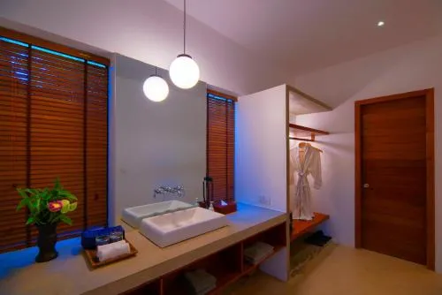 Bathroom in Silver Urban