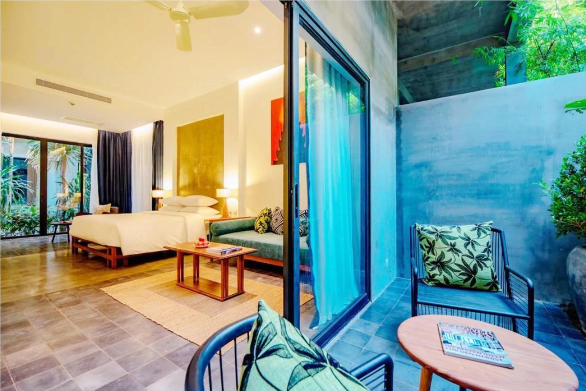 Balcony/Terrace, Bed in Silver Urban