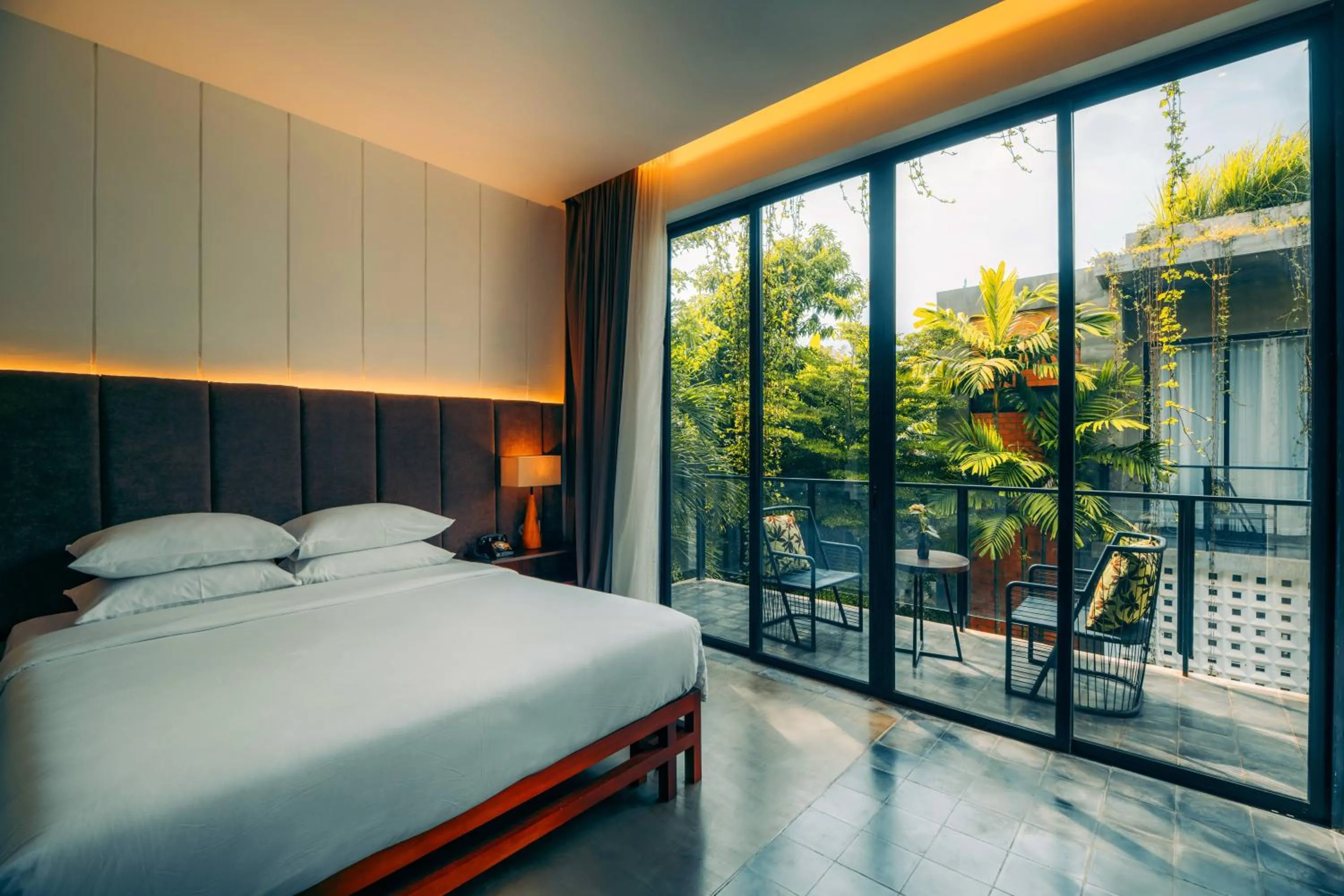 Balcony/Terrace, Bed in Silver Urban