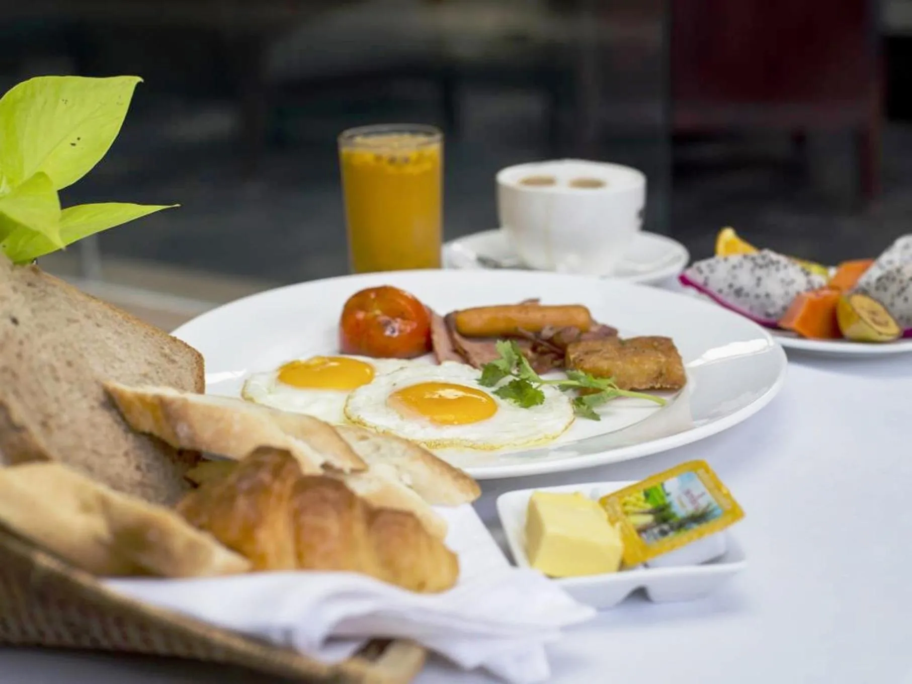 American breakfast in Silver Urban