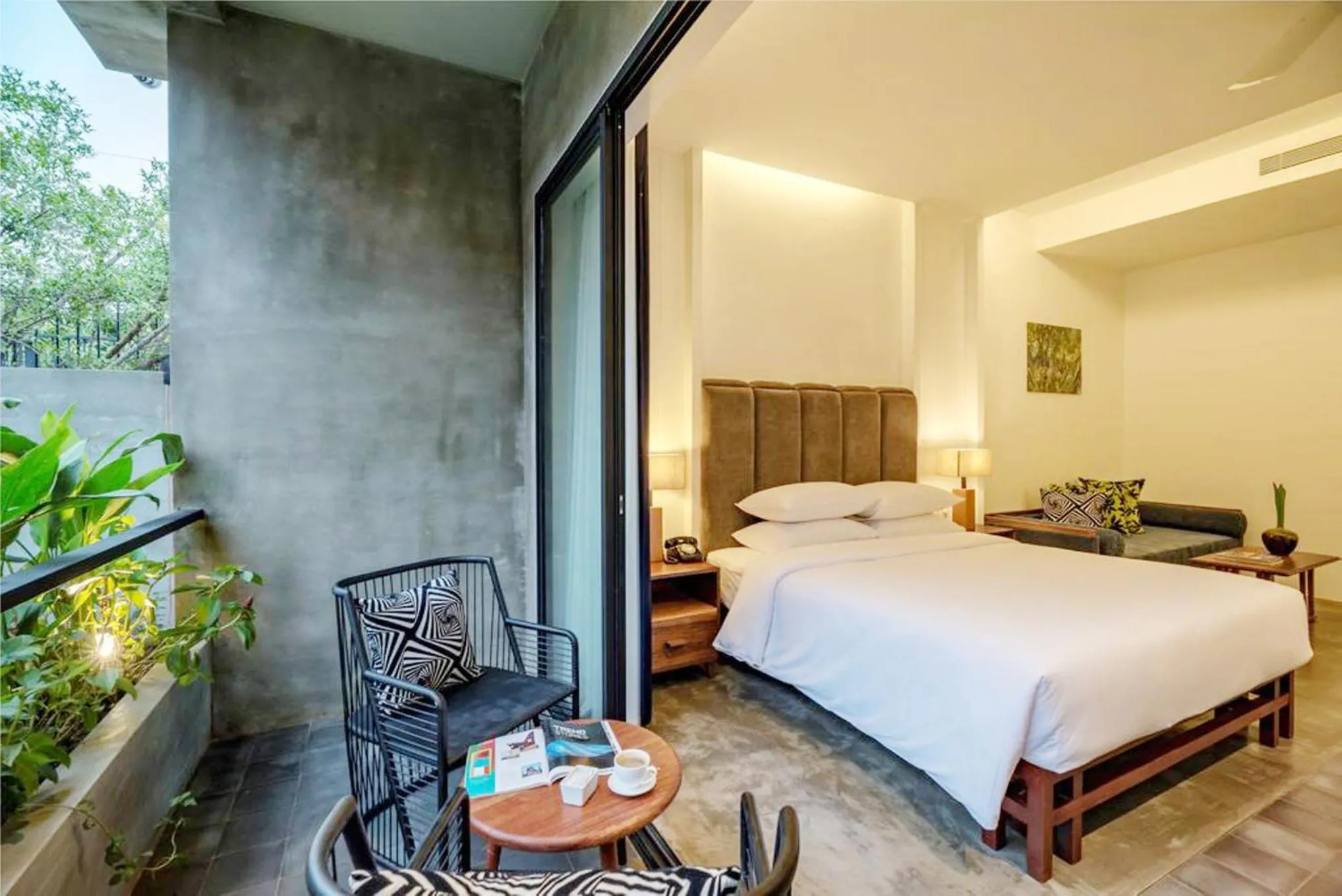 Balcony/Terrace, Bed in Silver Urban