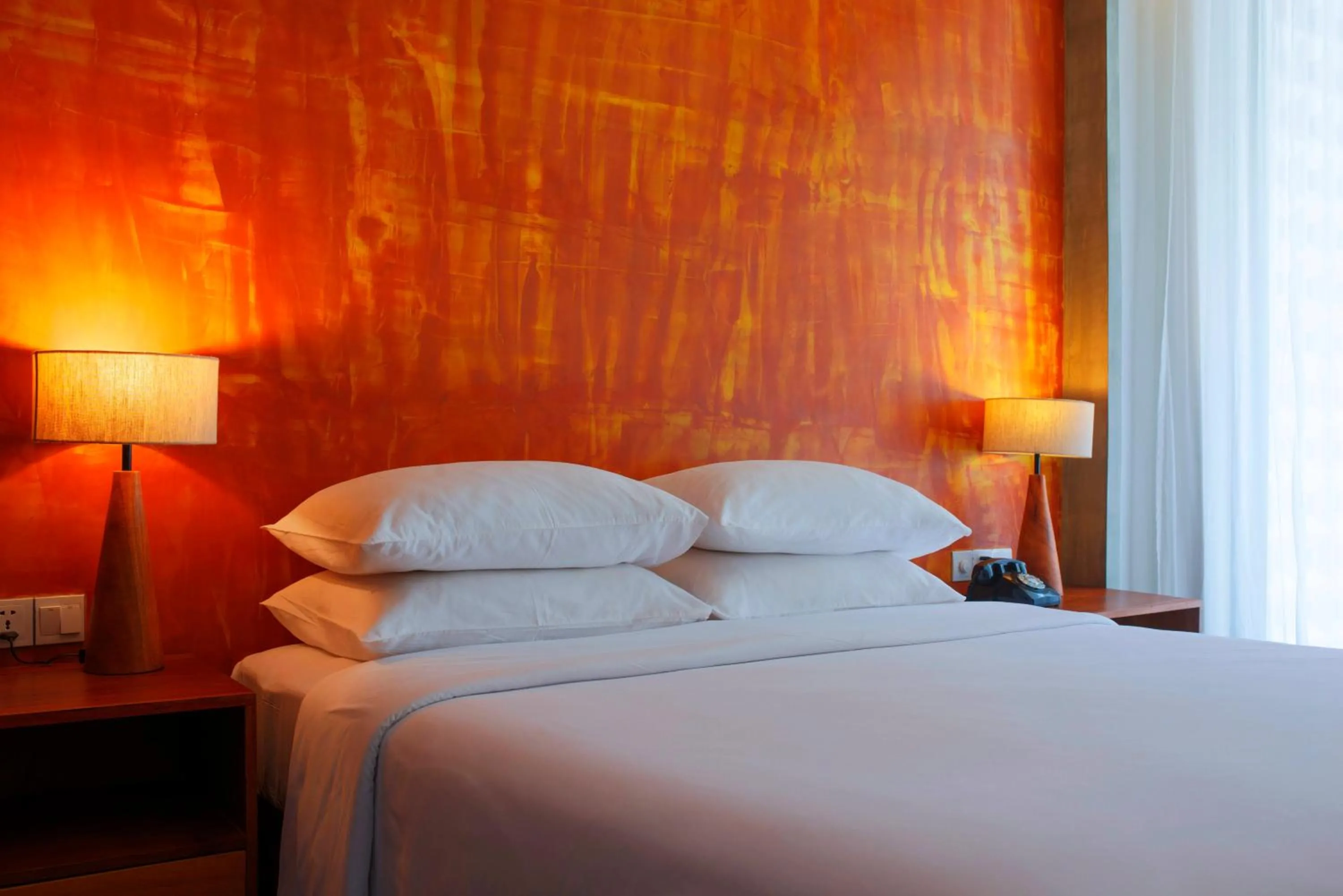 Bedroom, Bed in Silver Urban