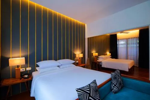 Bedroom, Bed in Silver Urban