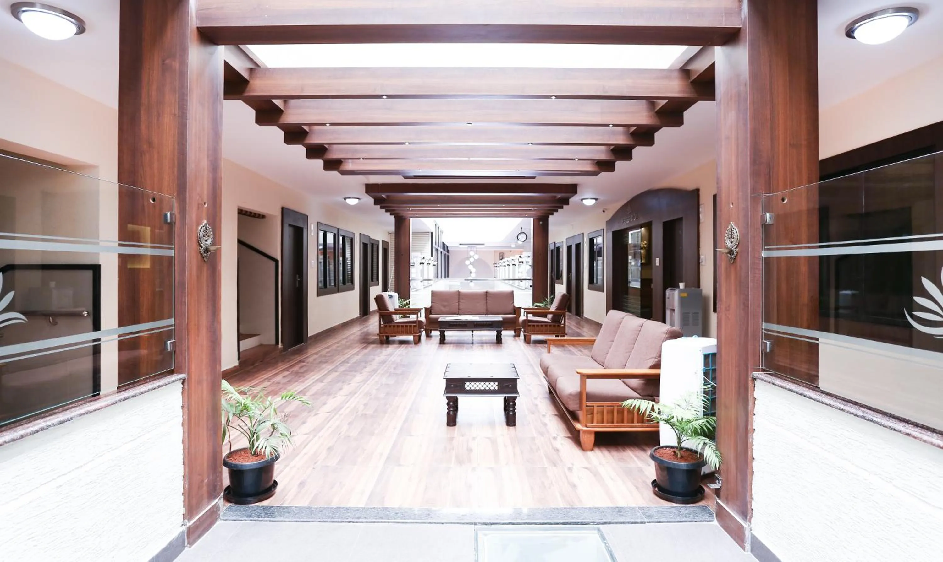 Seating area in Treebo Comforts Inn, University Road Deralakatte