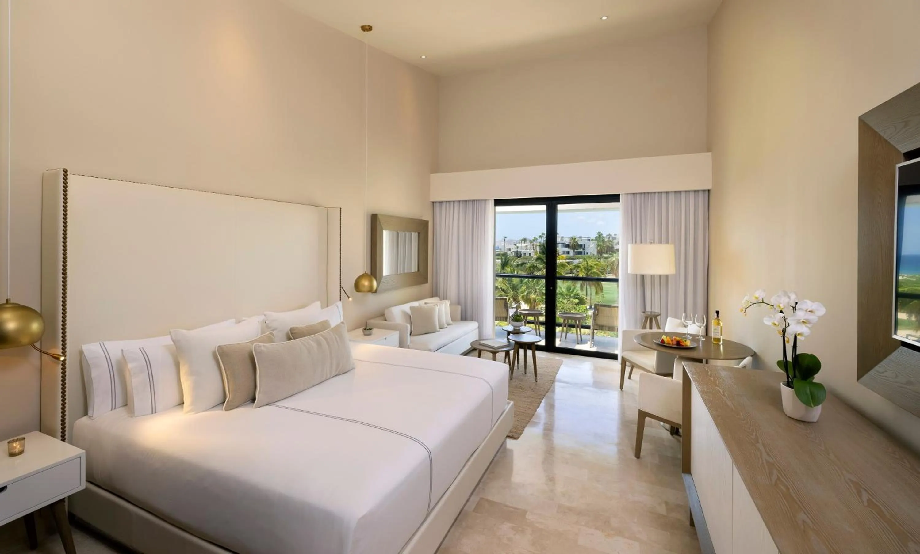 Bed in Paradisus Los Cabos - Adults Only