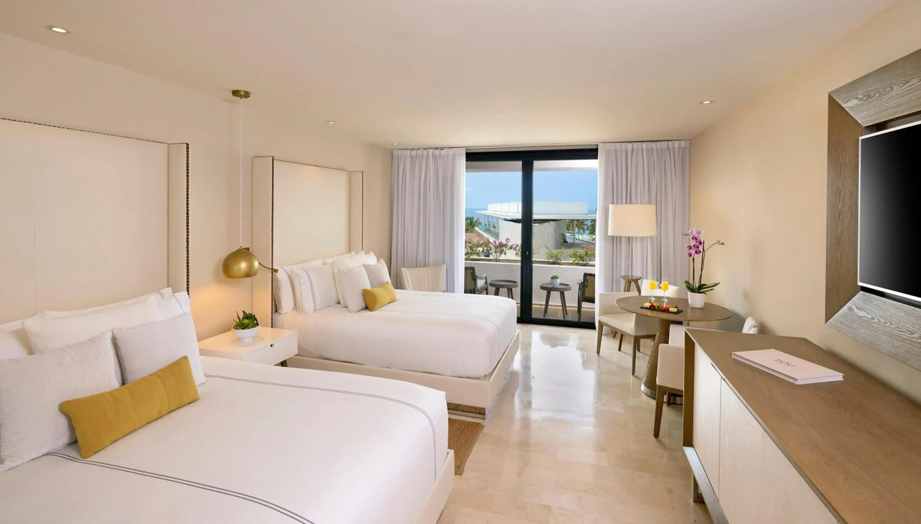 Bed in Paradisus Los Cabos - Adults Only
