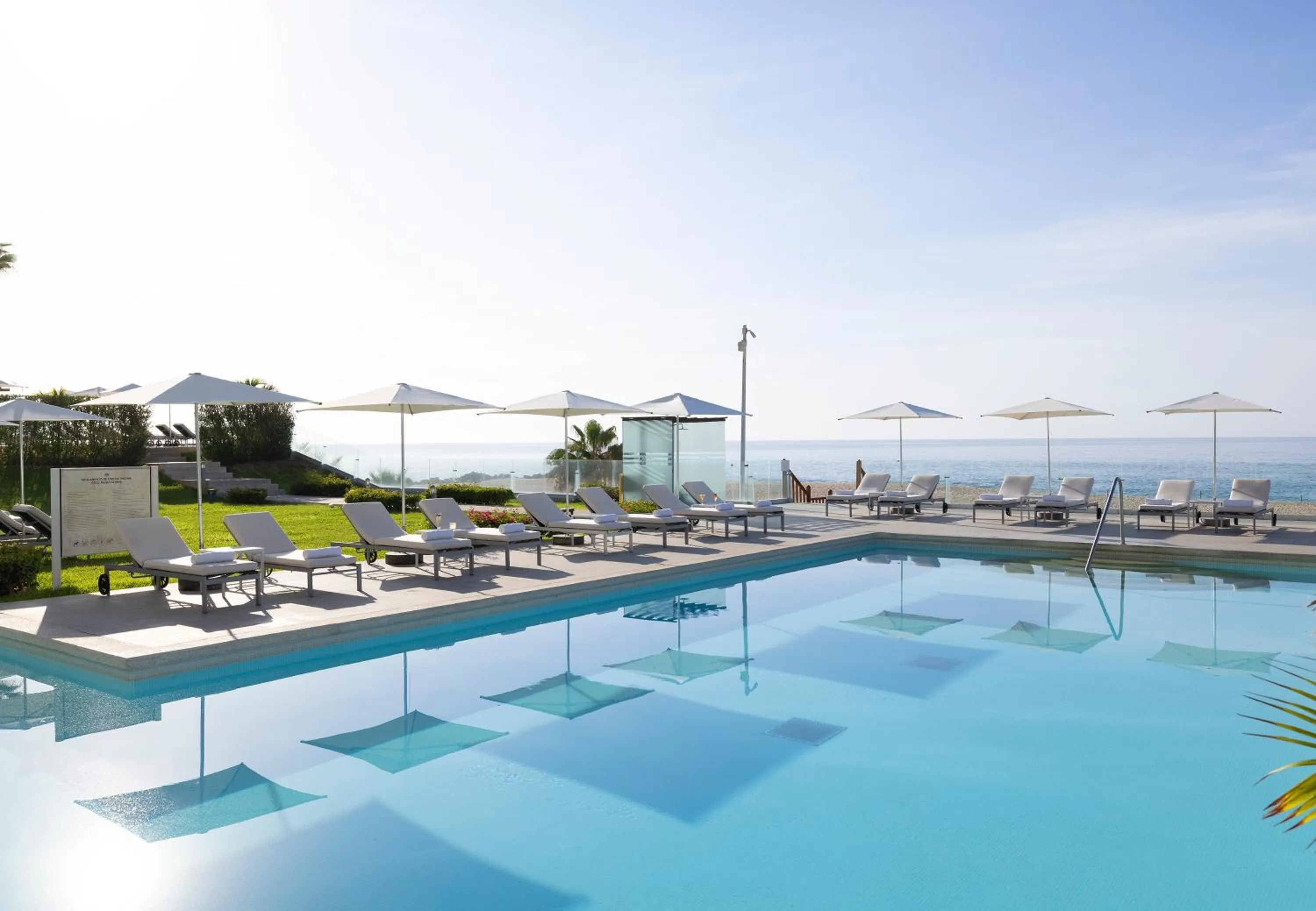 Swimming pool in Paradisus Los Cabos - Adults Only - All Inclusive