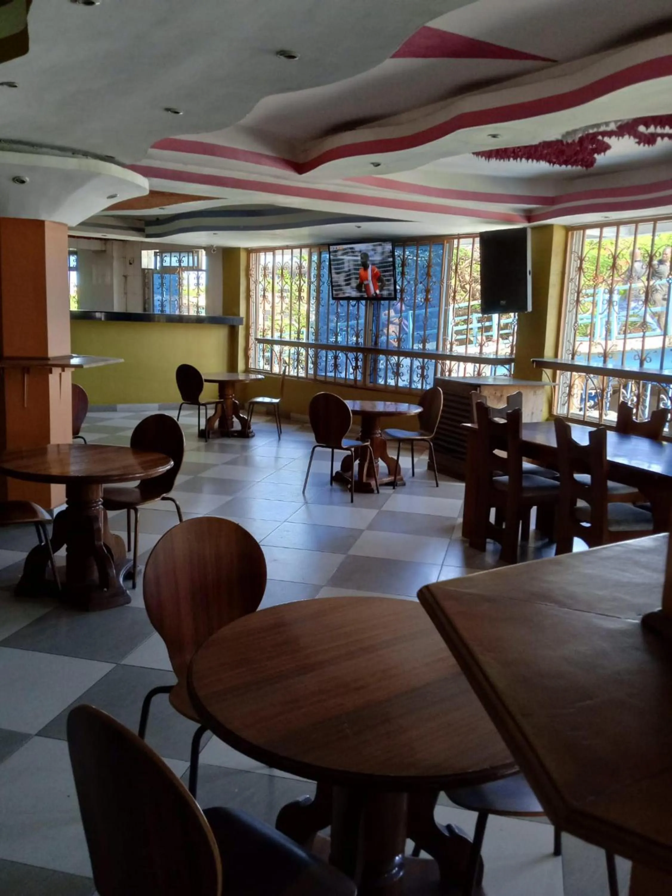 Dining area in Checkpoint Inn Hotel, Mombasa