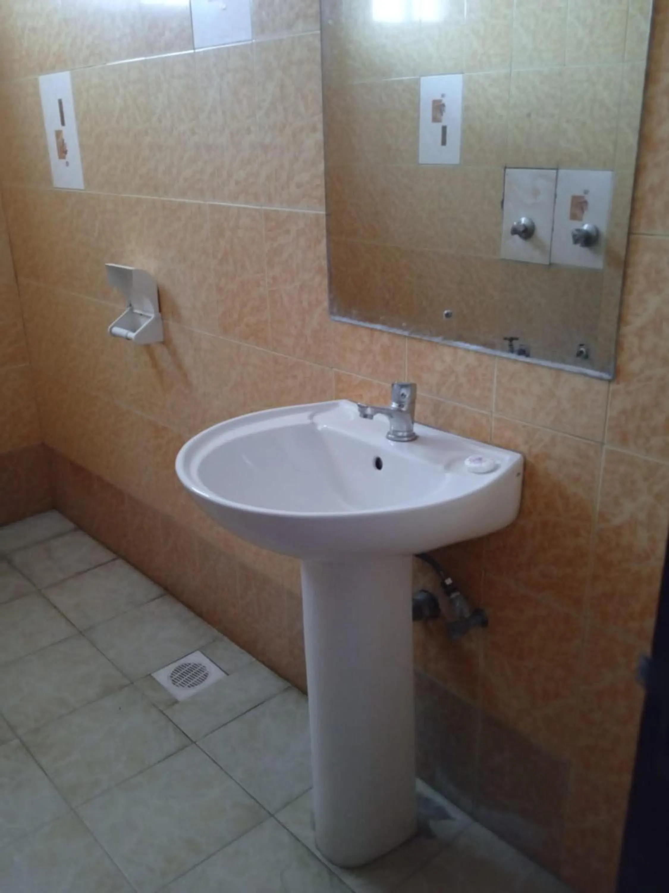 Bathroom in Checkpoint Inn Hotel, Mombasa