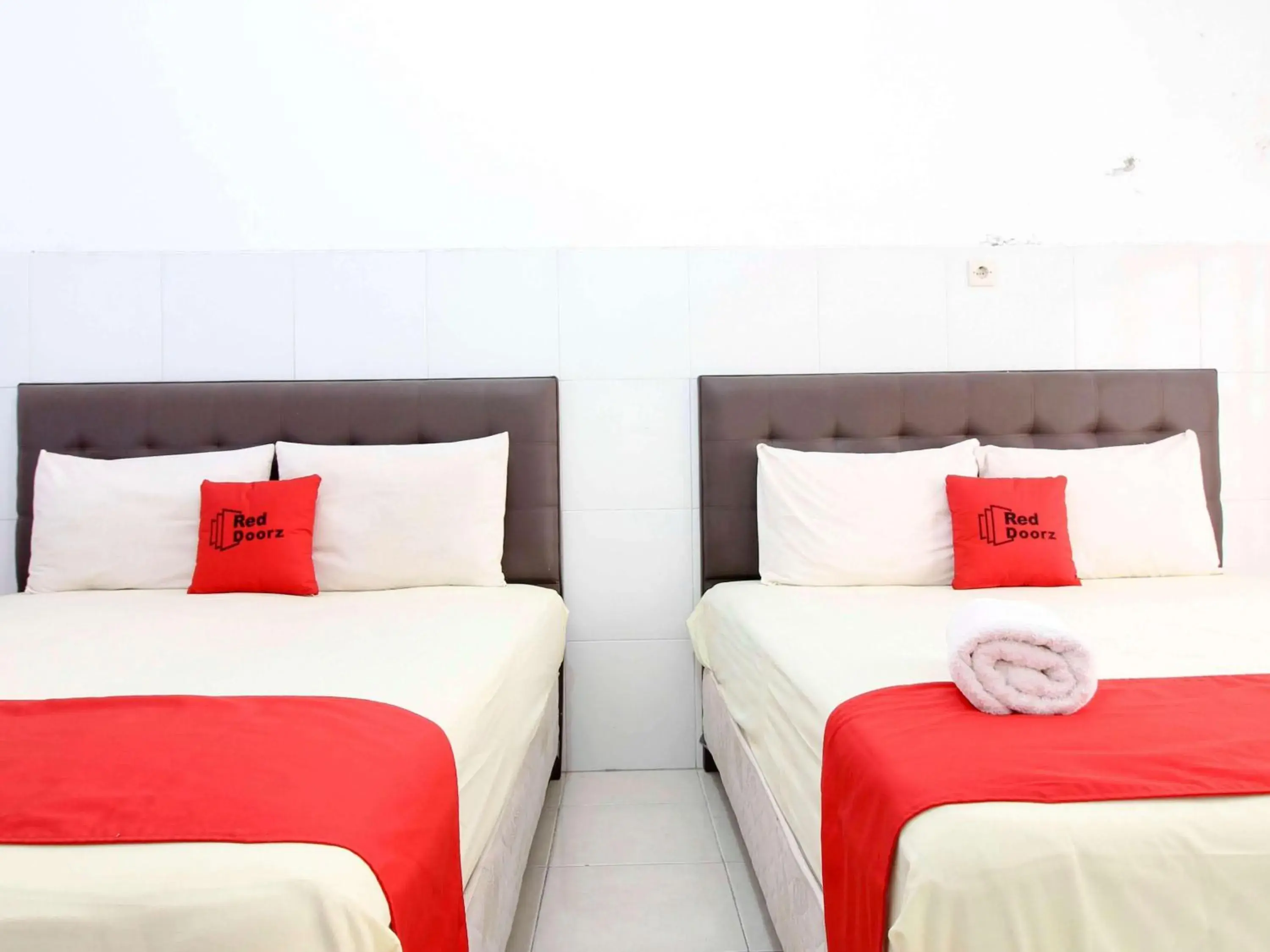 Bedroom, Bed in RedDoorz @ Seturan Raya Bedroom, Bed in RedDoorz @ Seturan Raya