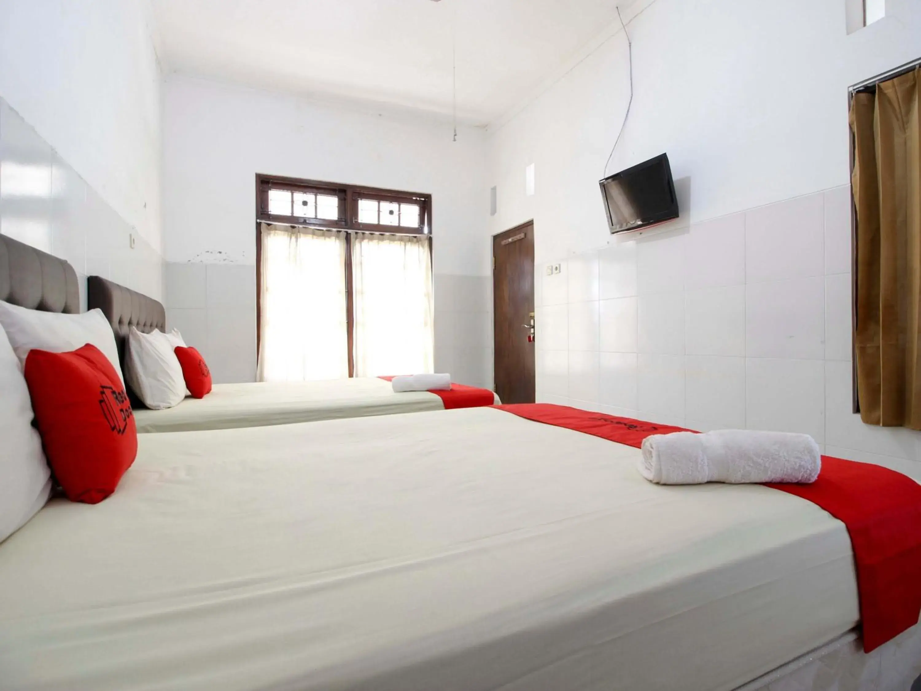 Bedroom, Bed in RedDoorz @ Seturan Raya Bedroom, Bed in RedDoorz @ Seturan Raya