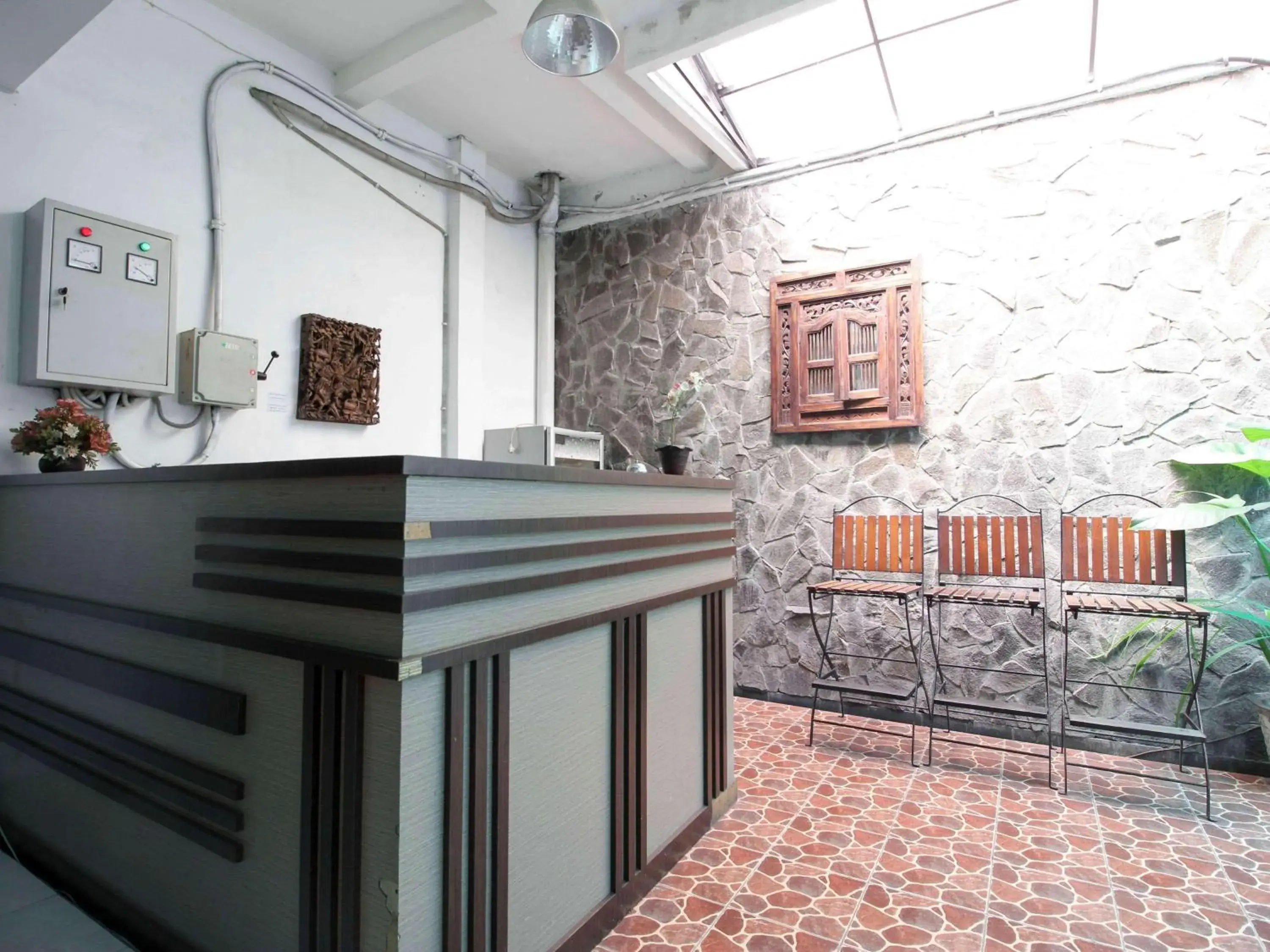 Lobby or reception in RedDoorz @ Seturan Raya Lobby or reception in RedDoorz @ Seturan Raya