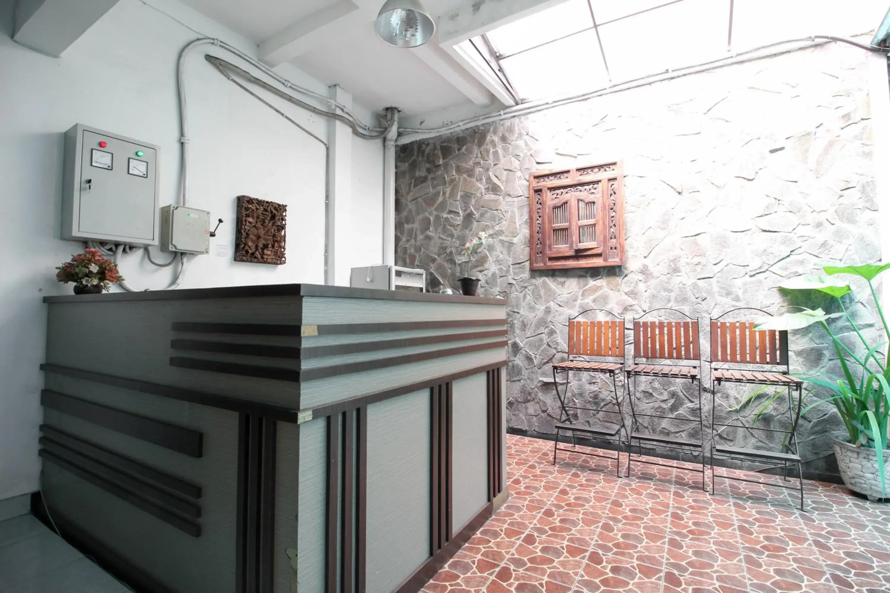 Lobby or reception in RedDoorz @ Seturan Raya Lobby or reception in RedDoorz @ Seturan Raya